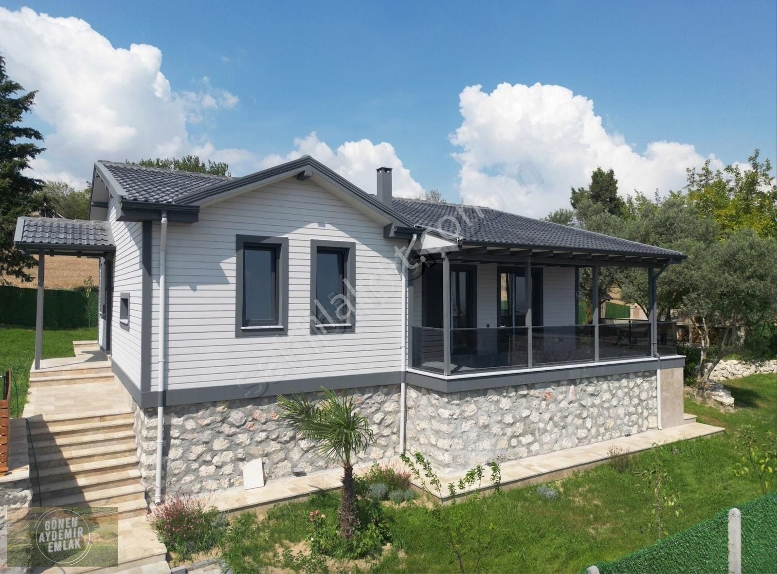 Göl Manzaralı Betonarme 730 M2 Arsa İçinde Müstakil Yeni Villa