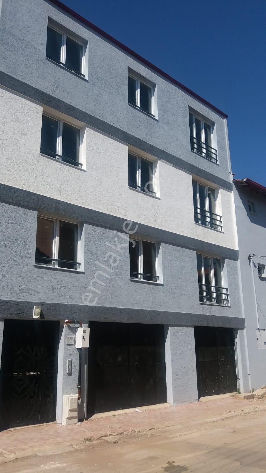 Uşak Atatürk Mahallesinde Satılık Apart Daire