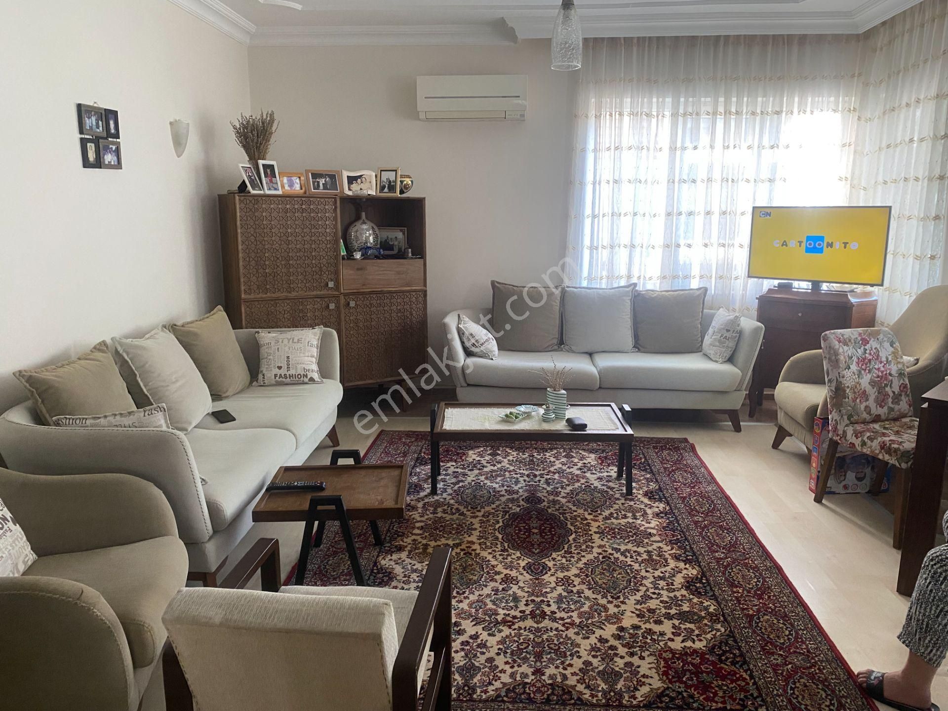 Meydankavağında Site İçinde Satılık 2+1 Ara Kat Okul Pazar Ve Cadde Yakını