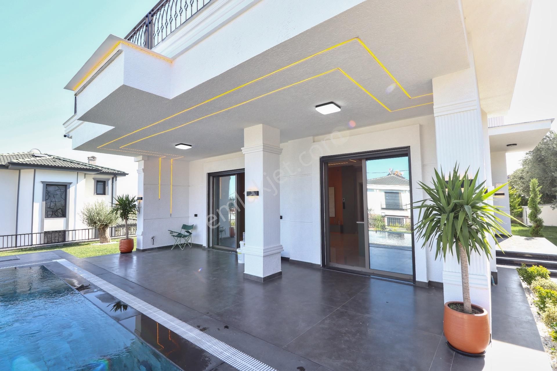 Balıkesir Altınoluk'ta Özel Havuzlu Ultra Lüks Villa - Görsel 11