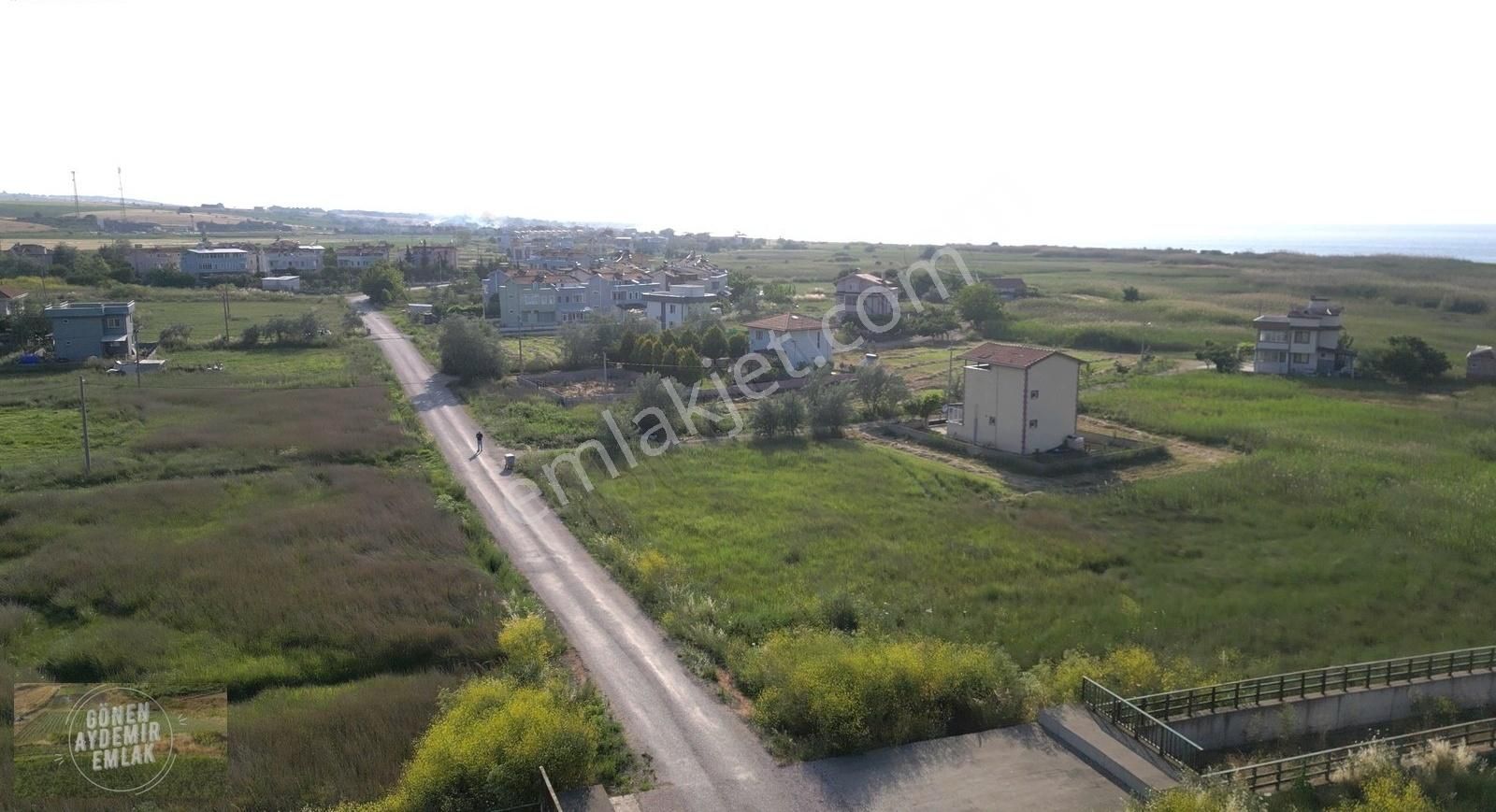 Denize 500 M. Mesafede Köşe Parsel Asfalt Cepheli İmarlı Arsa