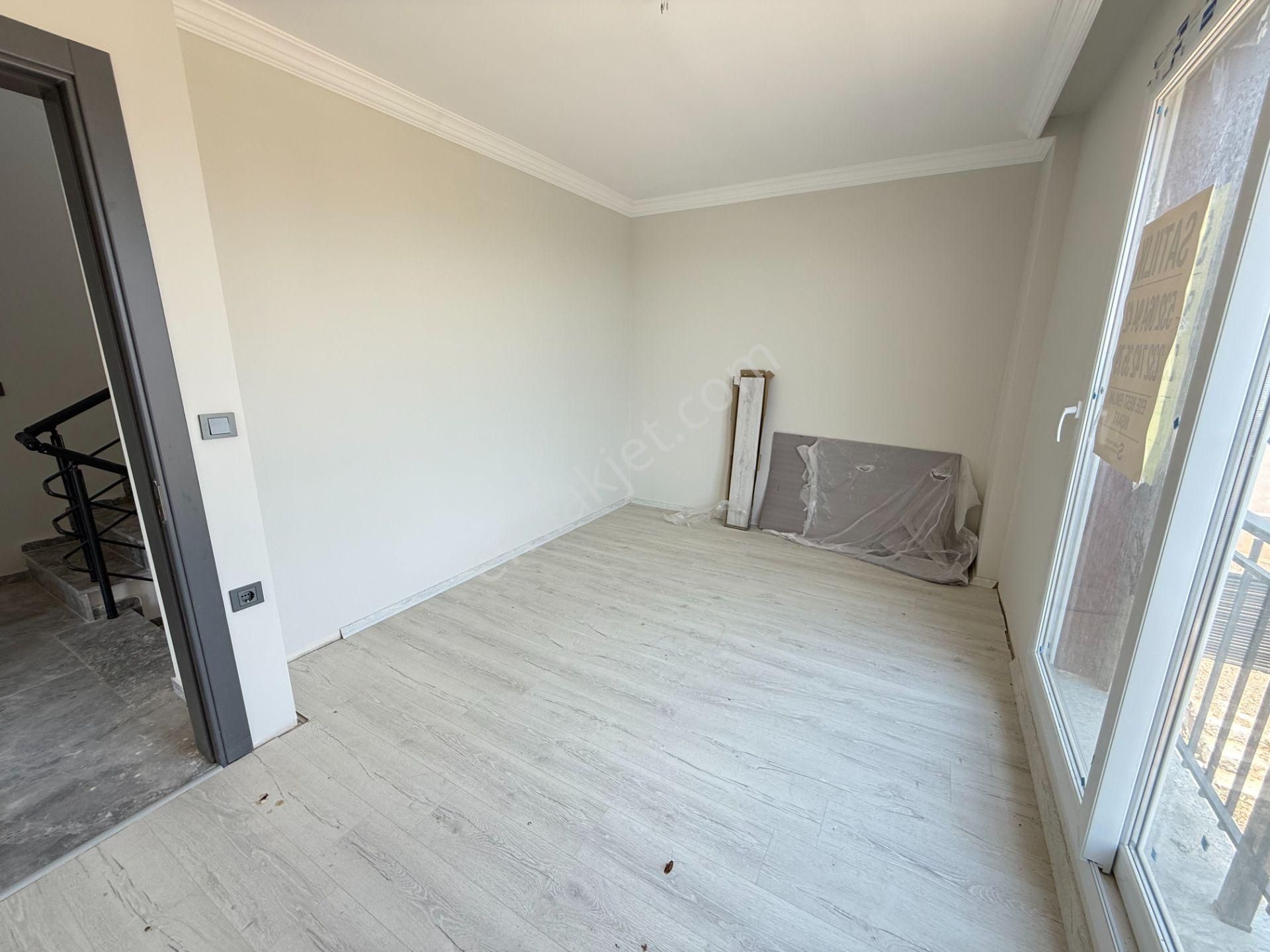 Seferihisar Doğanbey'de Satılık Deniz Manzaralı Bahçeli 3+1 Sıfır Villa - Görsel 25