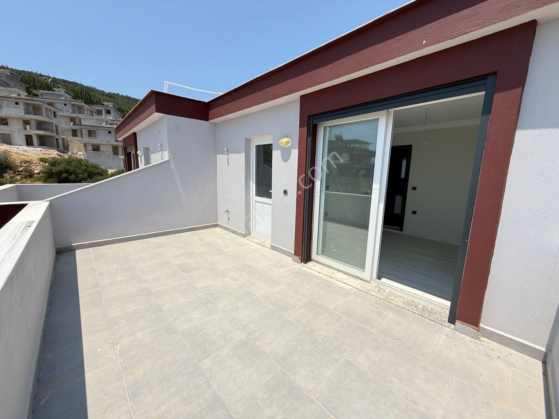 Seferihisar Doğanbey'de Satılık Deniz Manzaralı Bahçeli 3+1 Sıfır Villa - Görsel 33