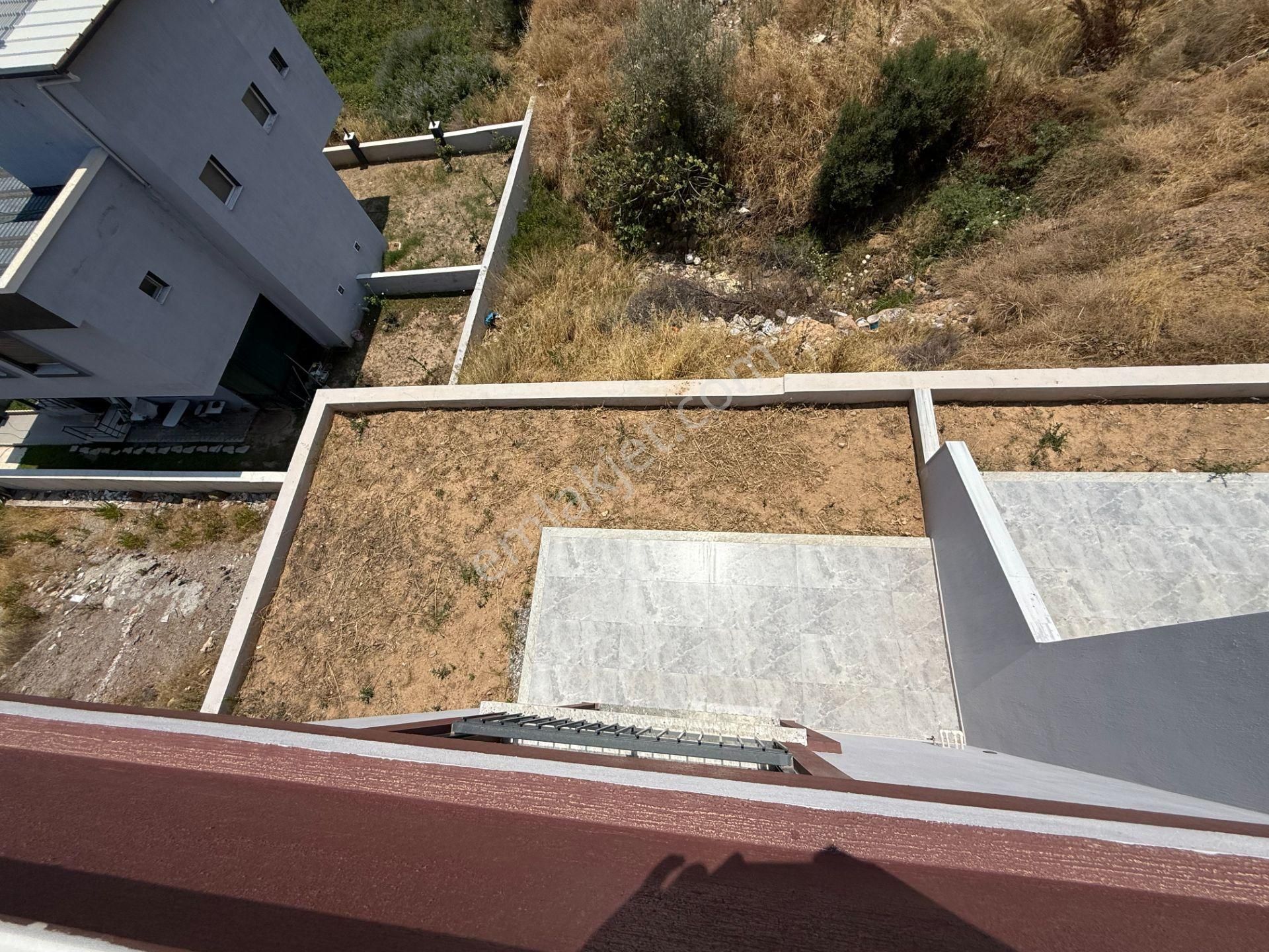 Seferihisar Doğanbey'de Satılık Deniz Manzaralı Bahçeli 3+1 Sıfır Villa - Görsel 35