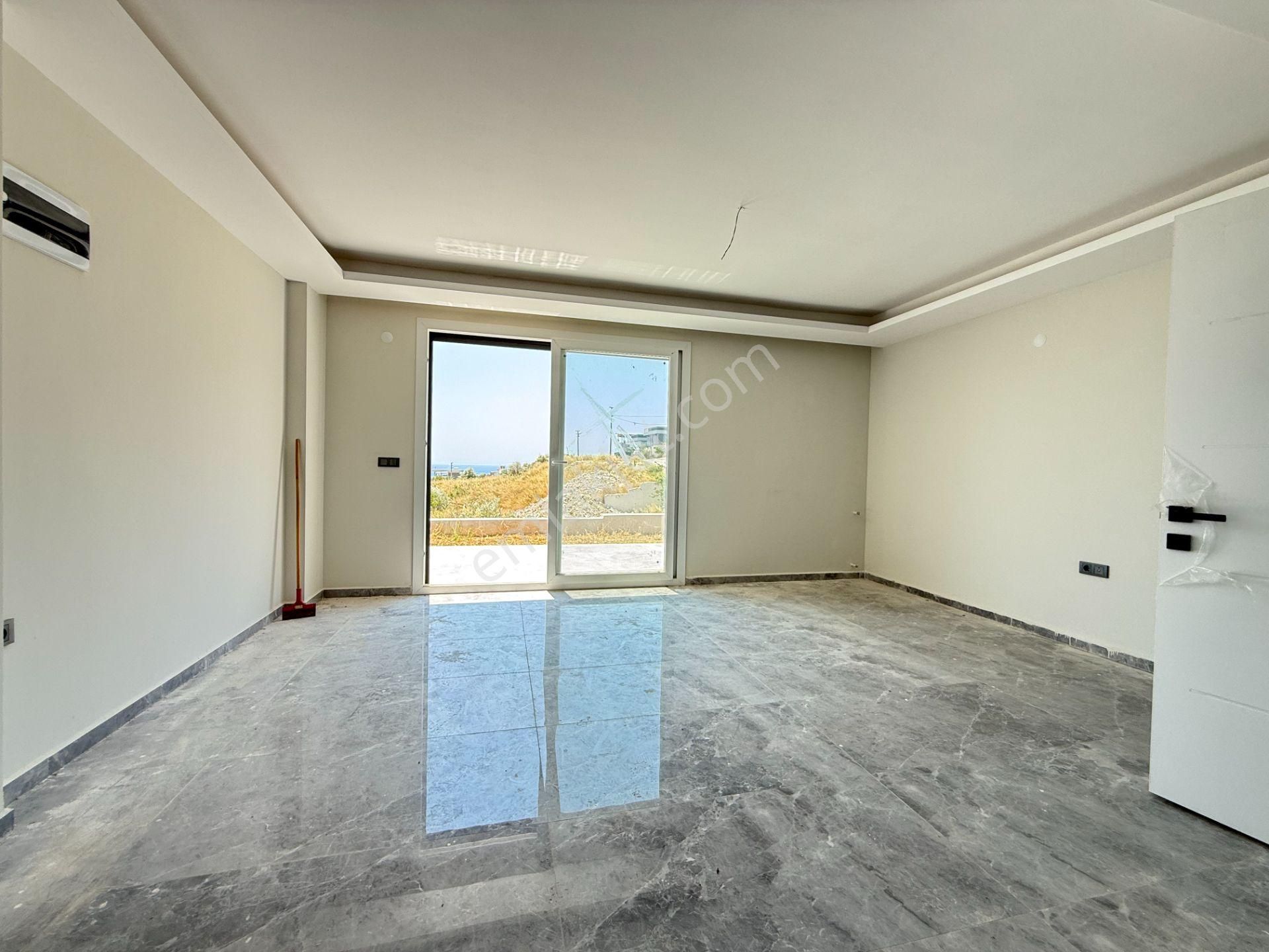 Seferihisar Doğanbey'de Satılık Deniz Manzaralı Bahçeli 3+1 Sıfır Villa - Görsel 16