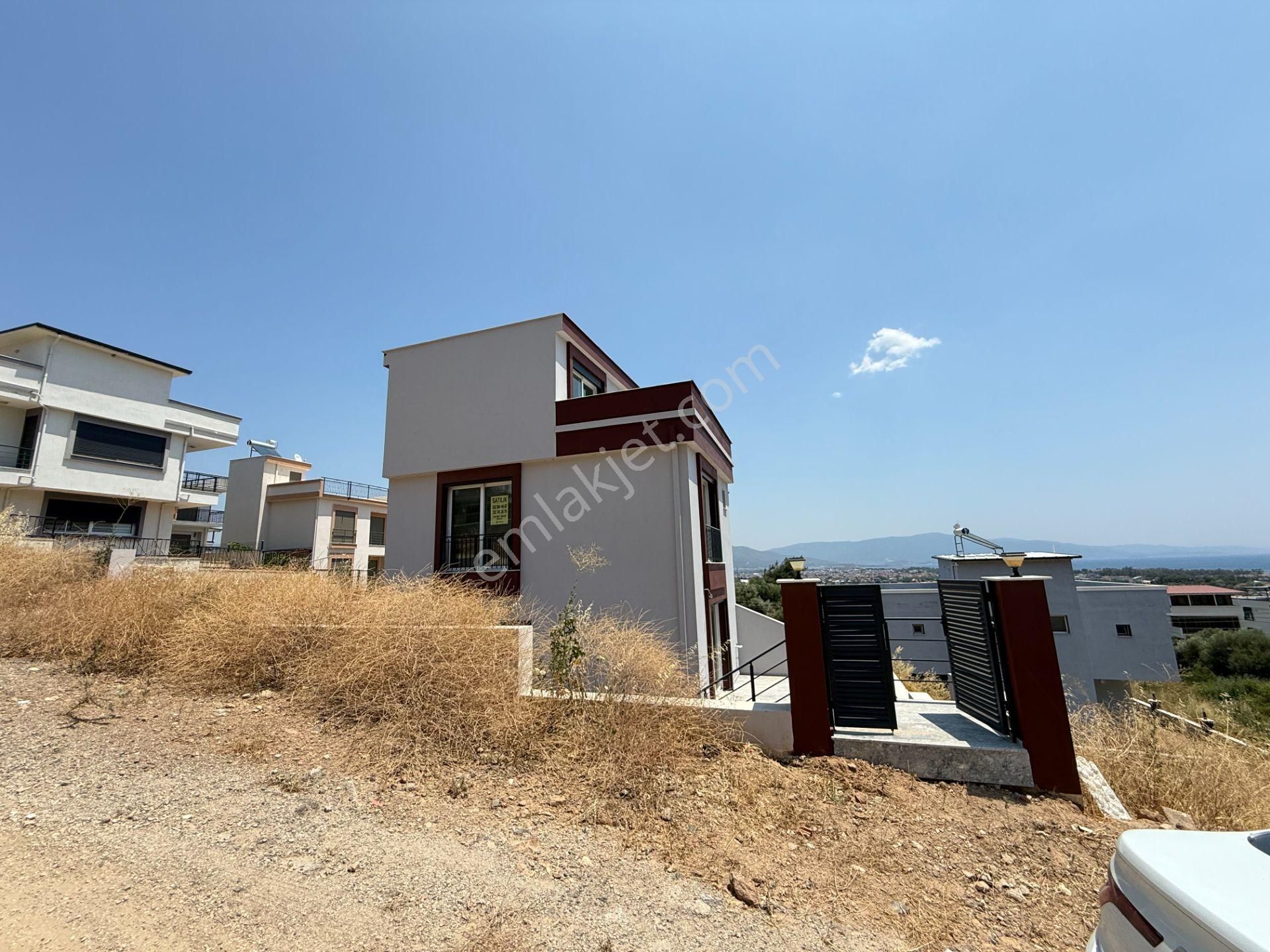 Seferihisar Doğanbey'de Satılık Deniz Manzaralı Bahçeli 3+1 Sıfır Villa - Görsel 34