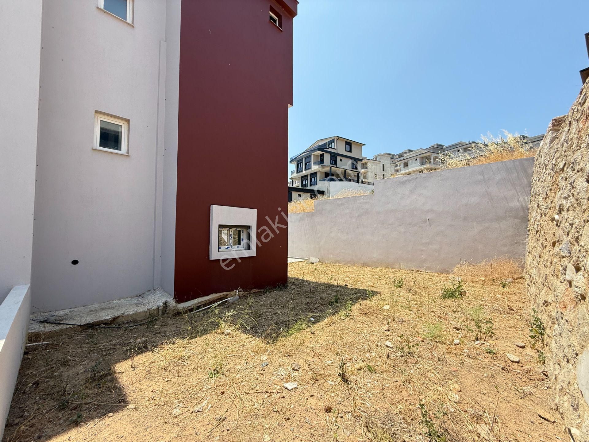 Seferihisar Doğanbey'de Satılık Deniz Manzaralı Bahçeli 3+1 Sıfır Villa - Görsel 6