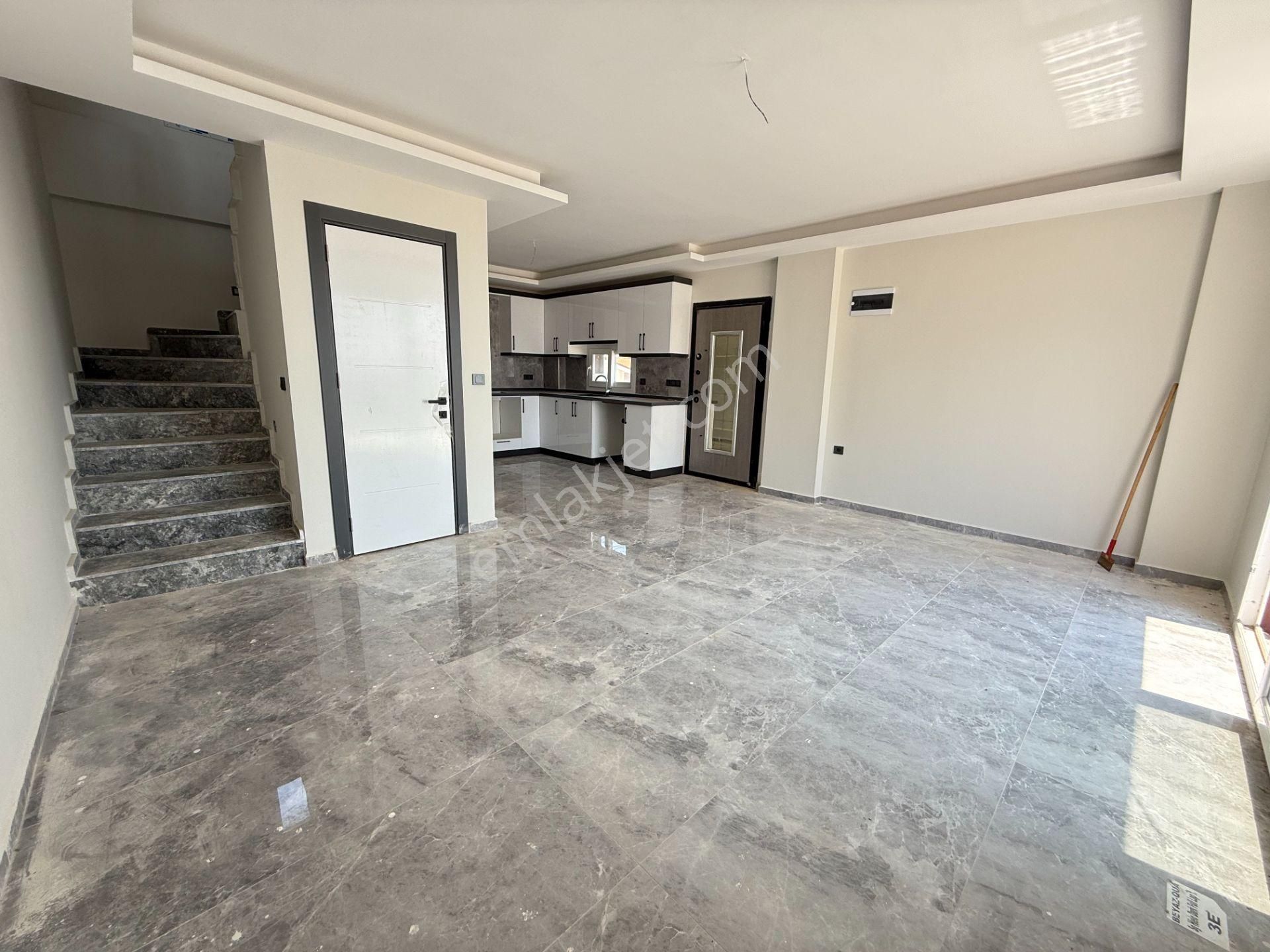 Seferihisar Doğanbey'de Satılık Deniz Manzaralı Bahçeli 3+1 Sıfır Villa - Görsel 15