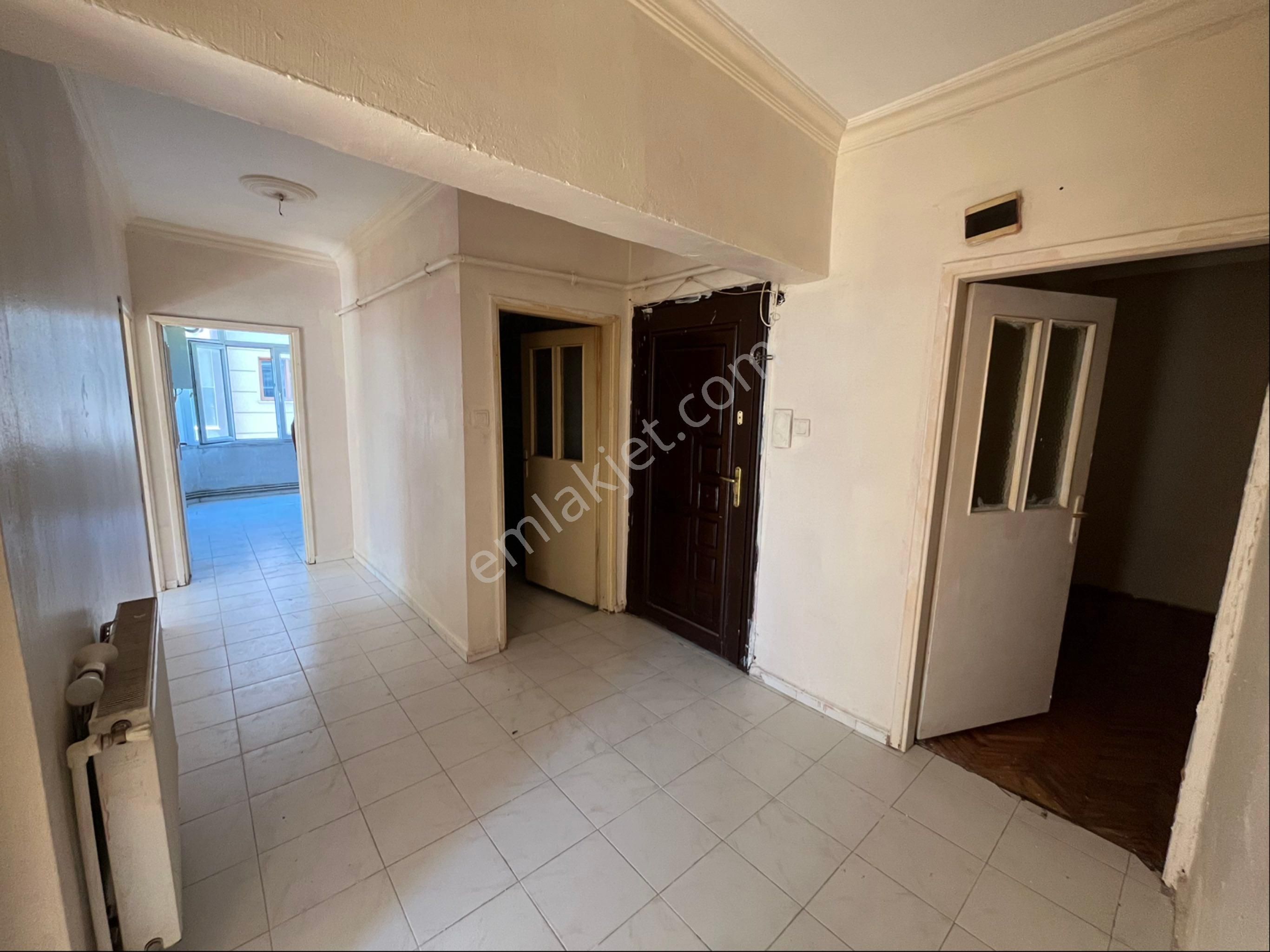 Darıca Çarşı Merkezde Kiralık Arakat