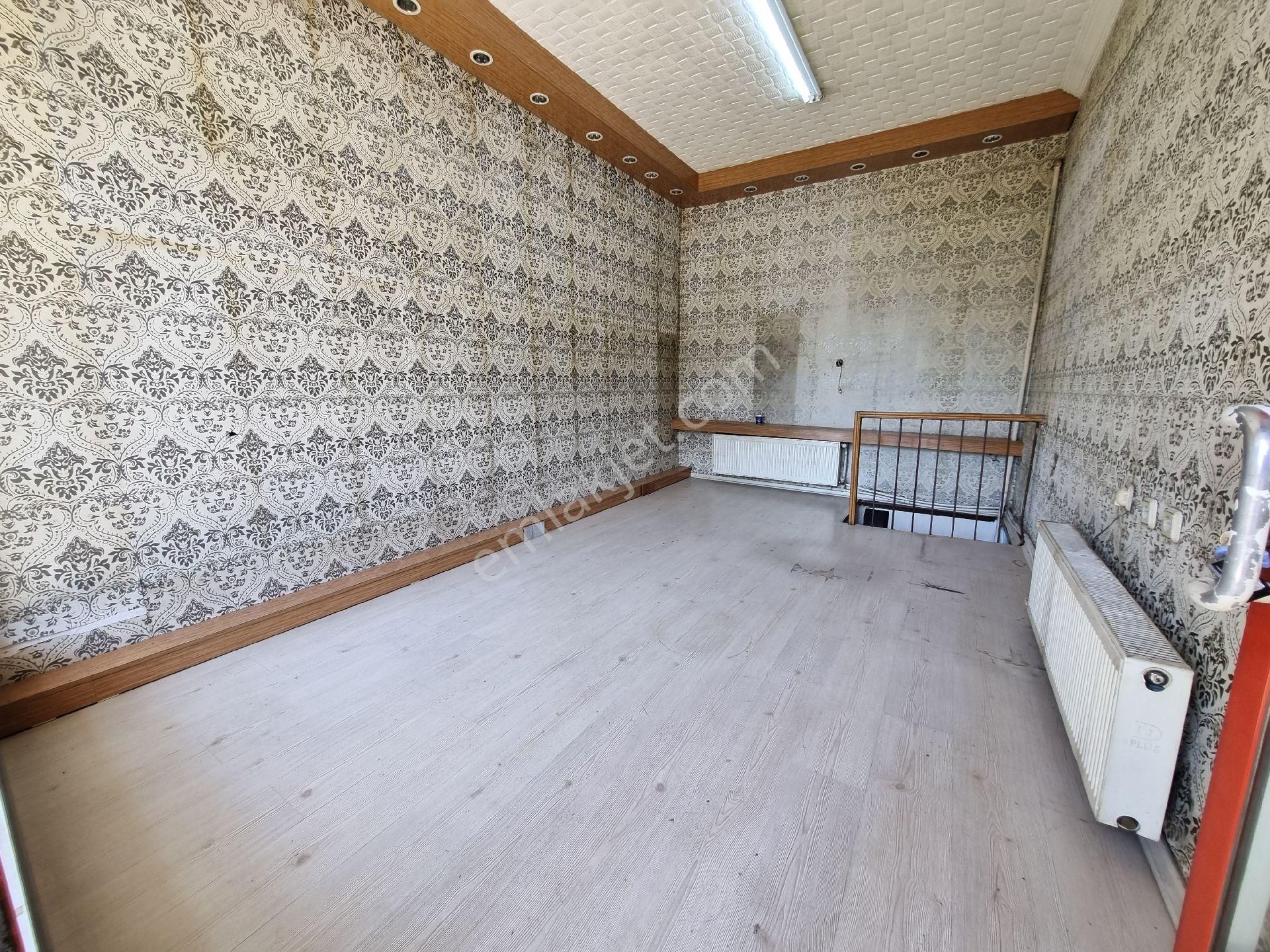 G.dr.tevfik Sağlam Caddesi'nde Lokman Hekim Hast.mevkii 30m2 Depolu Satılık Dükkan - Görsel 14