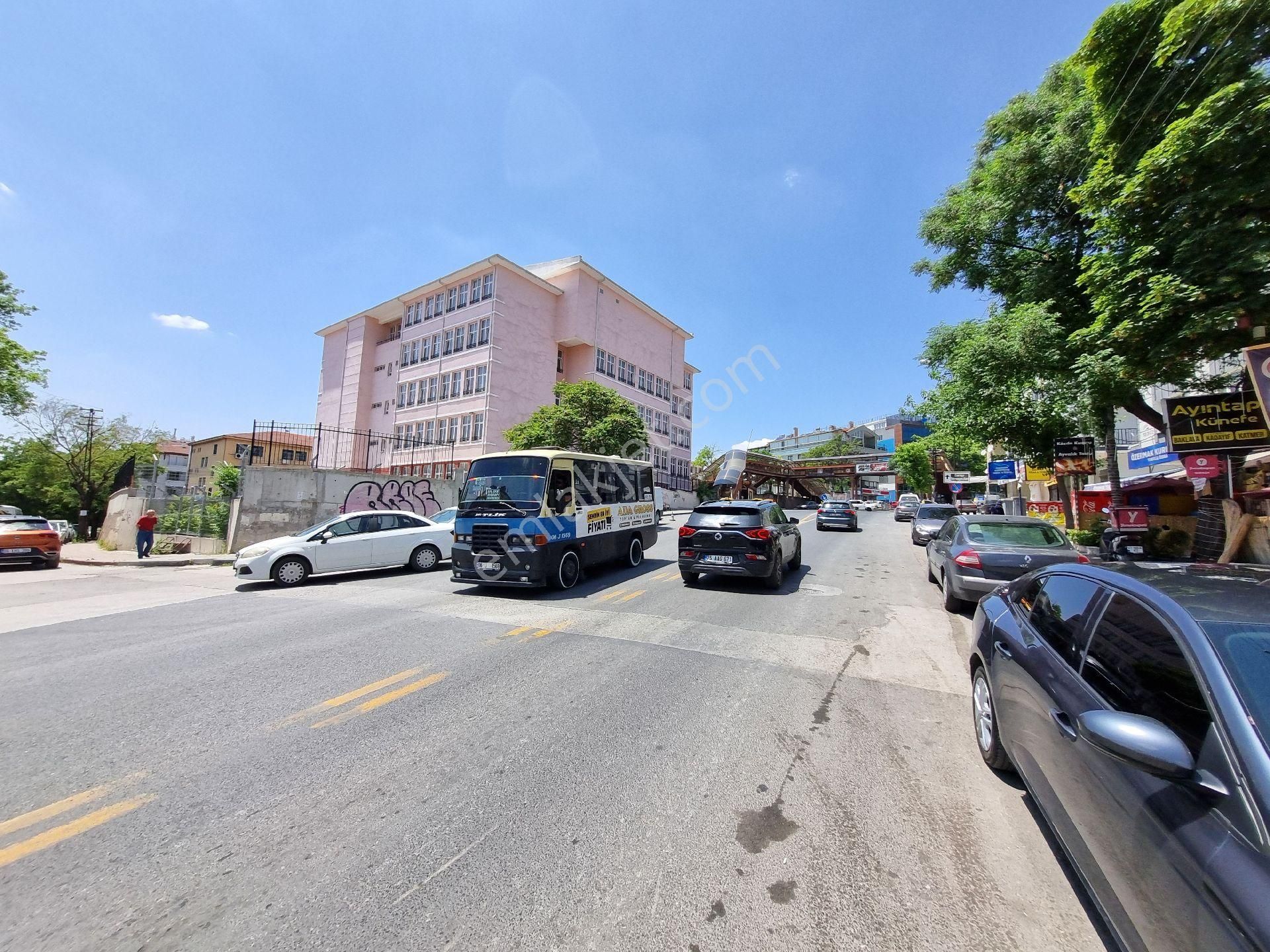 G.dr.tevfik Sağlam Caddesi'nde Lokman Hekim Hast.mevkii 30m2 Depolu Satılık Dükkan - Görsel 11