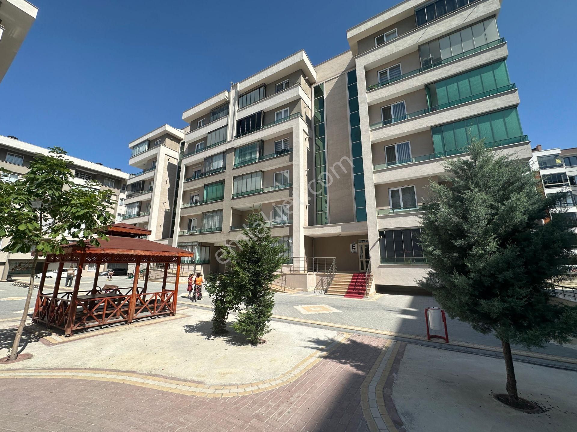 Analiz`den A.hamdi Göğüş Cd. Yaşam Evler`de 3+1 Satılık Daire