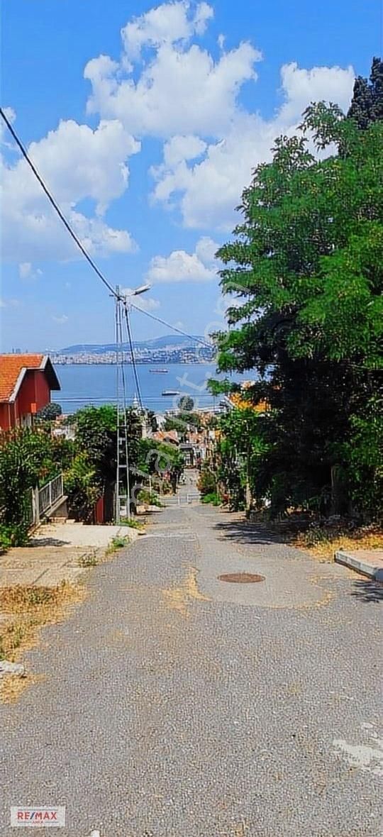 Remaxanka' Dan Büyükada'da Deniz Manzaralı Satılık Arsa