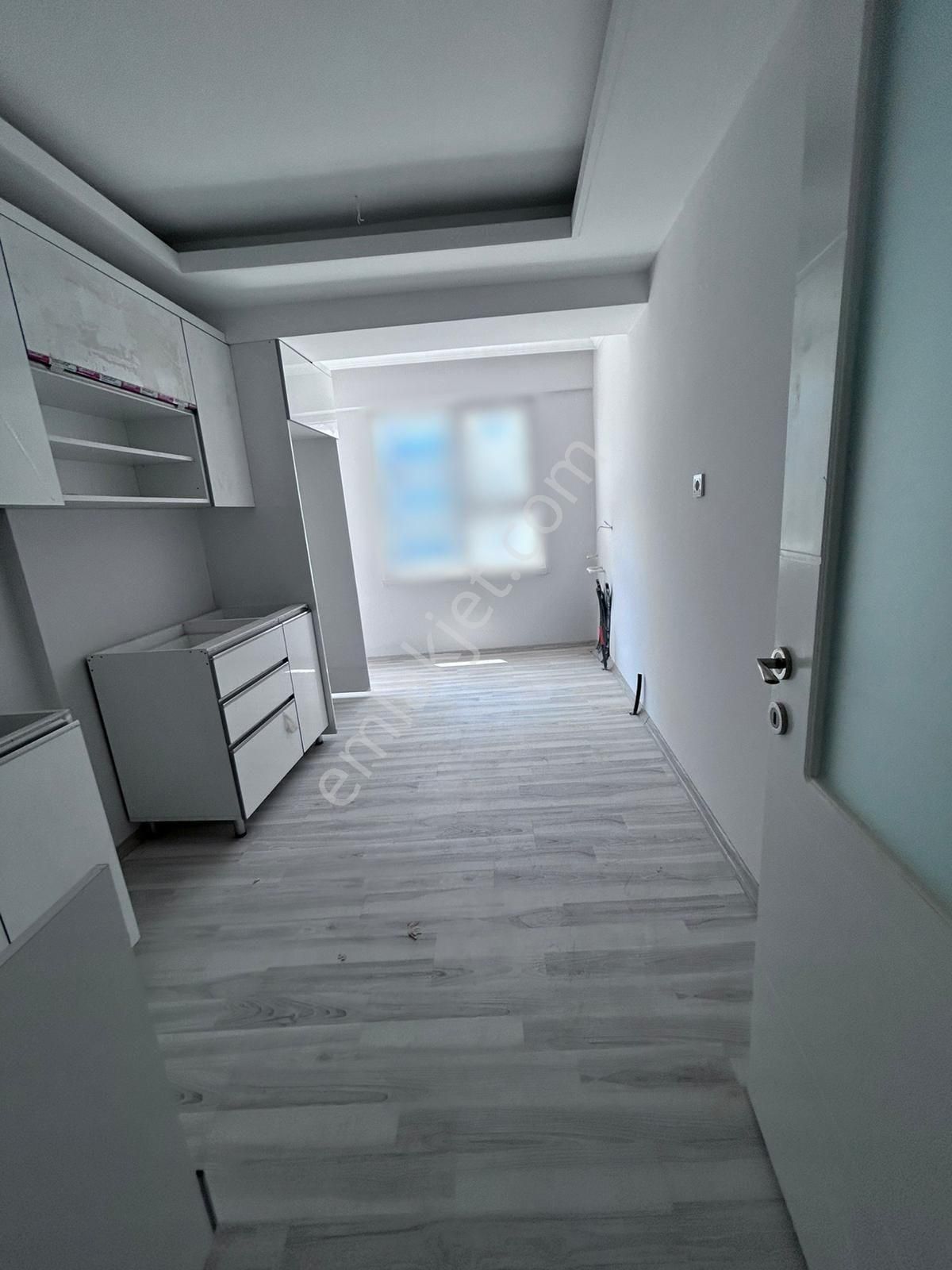 Boğaziçi Cad.dibi Sıfır Bina'da 2+1 90m2 Arakat Ön Cephe Daire.