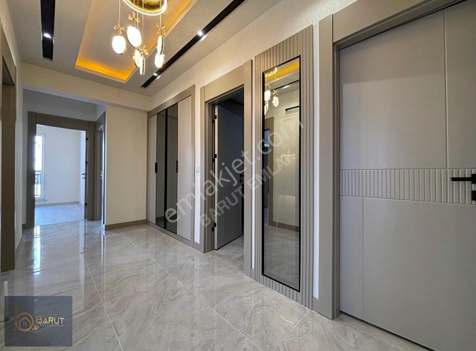 Barut'tan Cadde Üzeri Mükemmel Konsept Güney C. 2+1 Daire 1. Kat