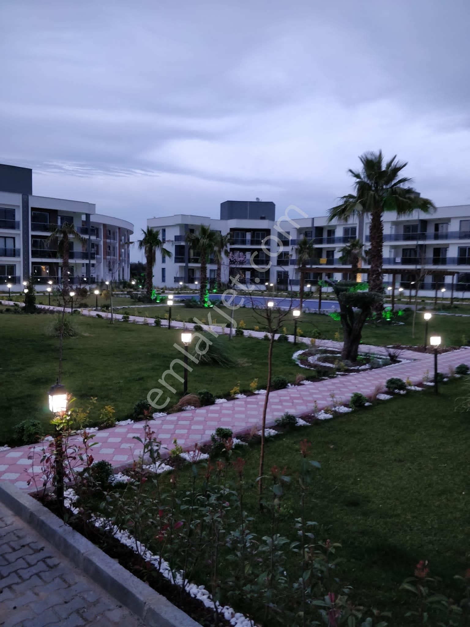 Manisa Muradiye Villalar Bölgesi Havuzlu1+1 Eşyalı Satılık Daire - Görsel 6