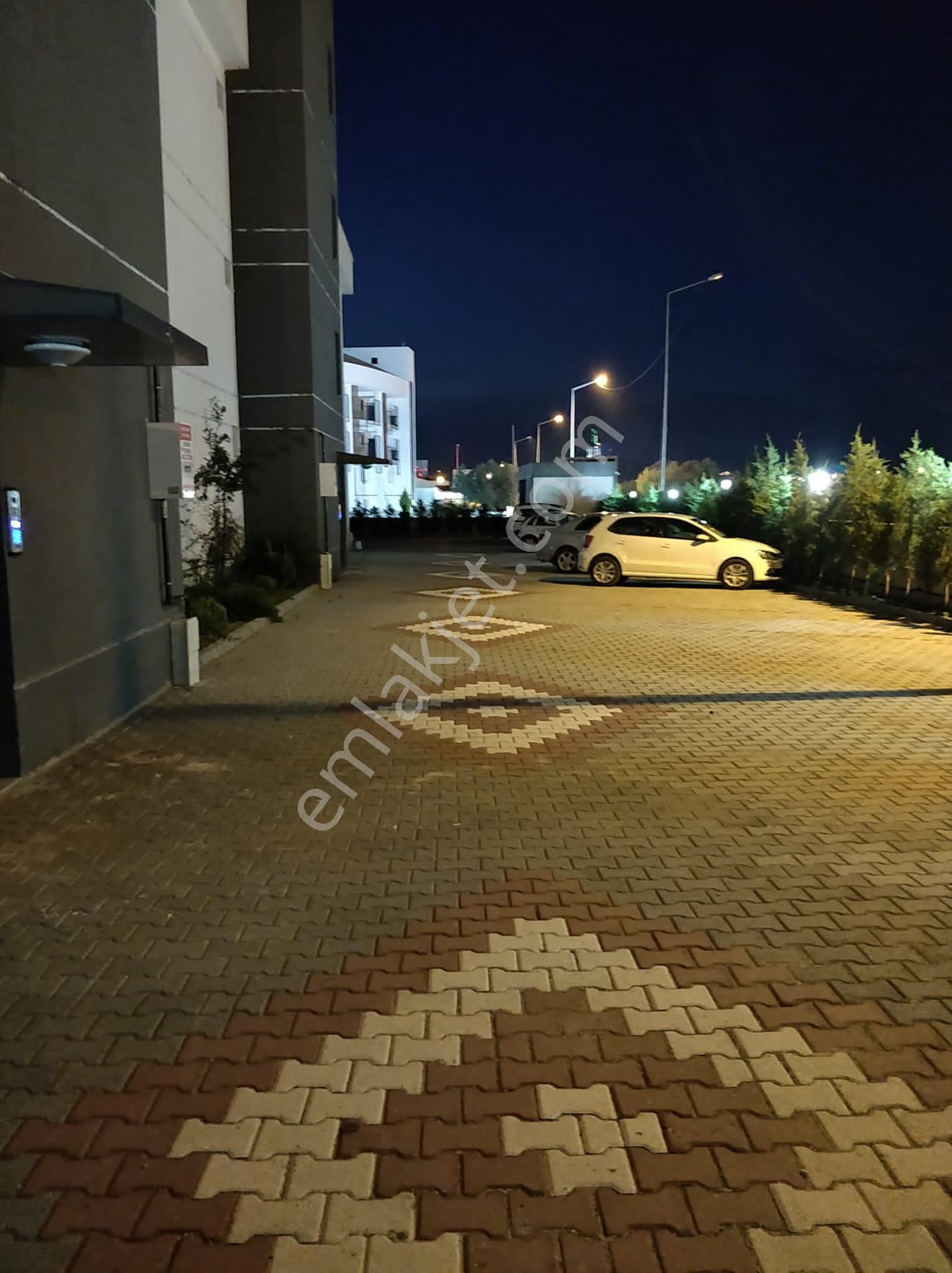 Manisa Muradiye Villalar Bölgesi Havuzlu1+1 Eşyalı Satılık Daire - Görsel 17