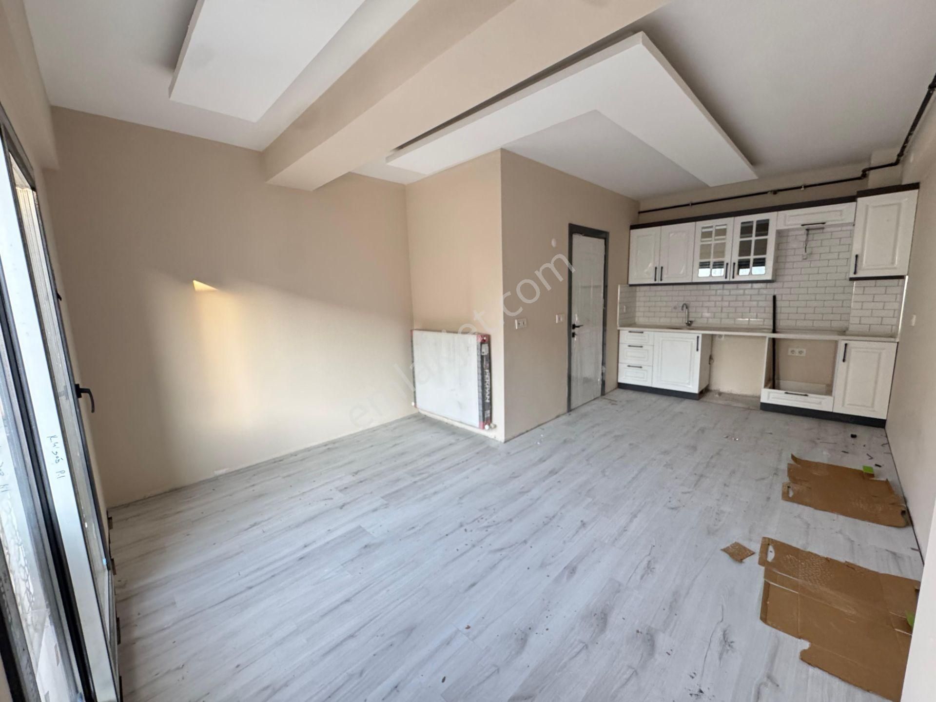 Yarhasanlar Mahallesi 🏡 ✅2+1 100 M2 5 Katlınım 4 Katı ❇️kombi Petekli