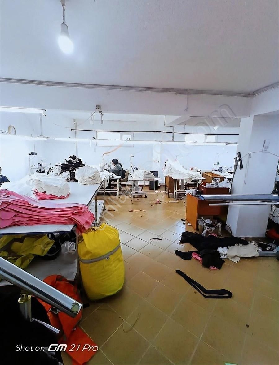Bağcılar Kirazlı Mah. Satılık Çift Katlı Dükkan 200m² Kredili