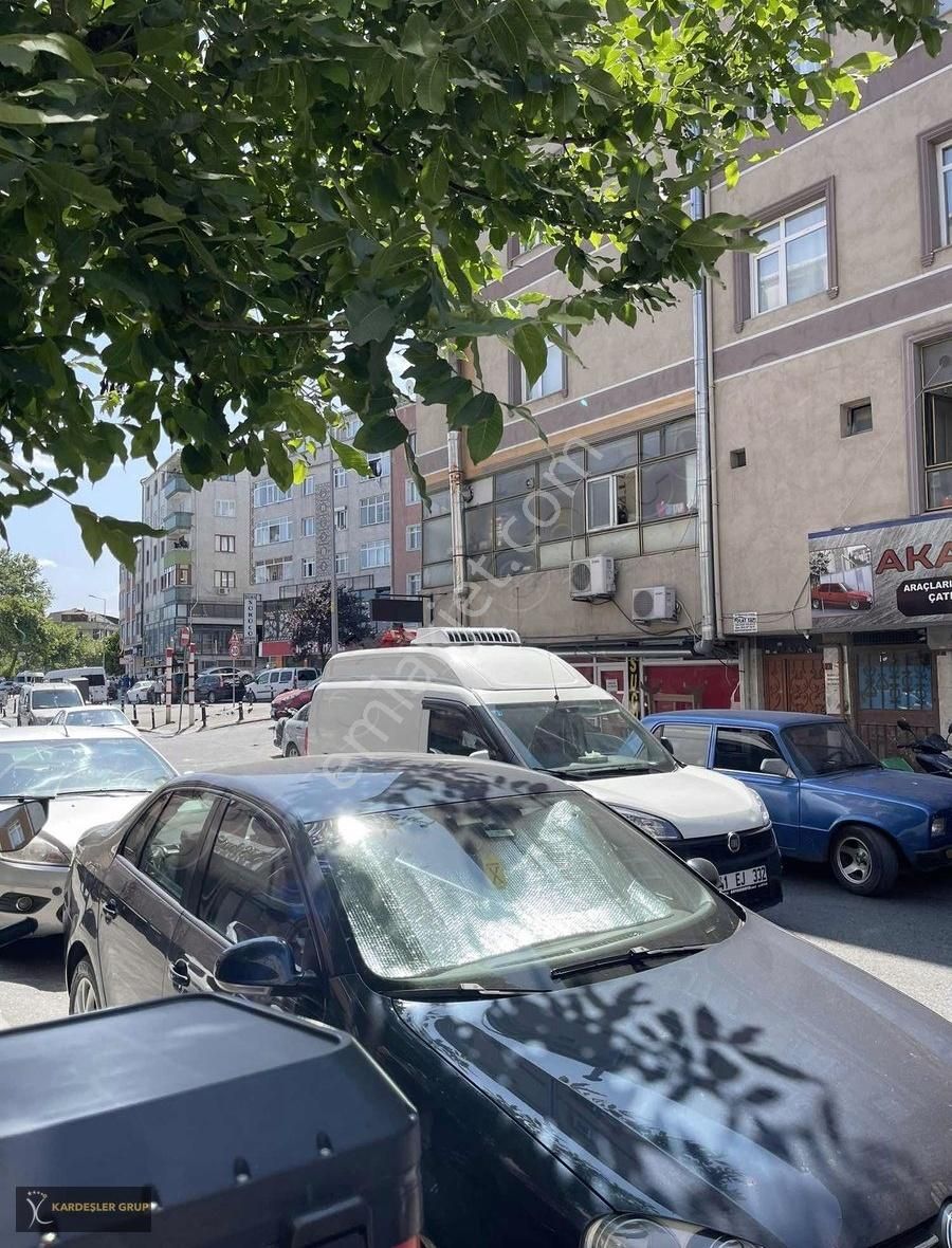 Kardeşler Grup'tan Barbaros'ta Sanayii Elektrikli 100m2 Dükkan