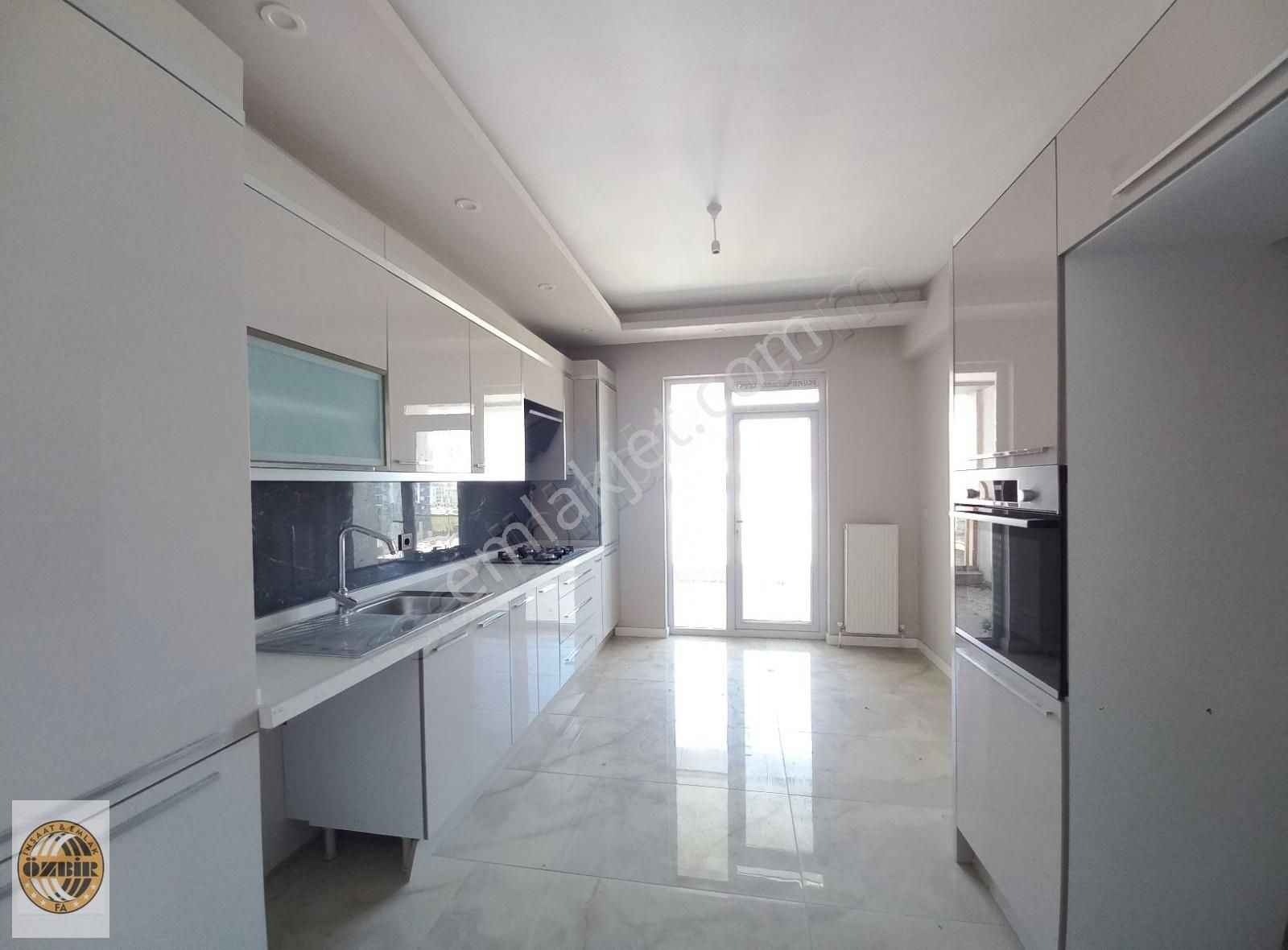 Fa Özbir'den 7/24 Güvenlikli Kapalı Havuzlu Ful+ful Lüx 3+1daire