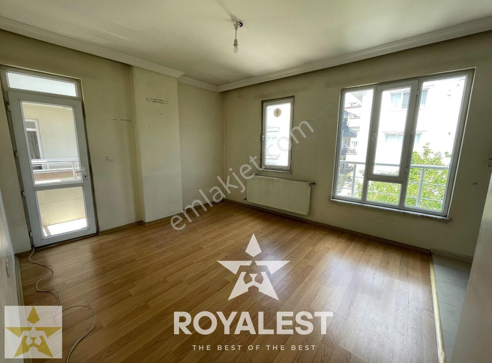 Royalestten Kavaklıkta Balkonlu Ara Kat Stüdyo Daire
