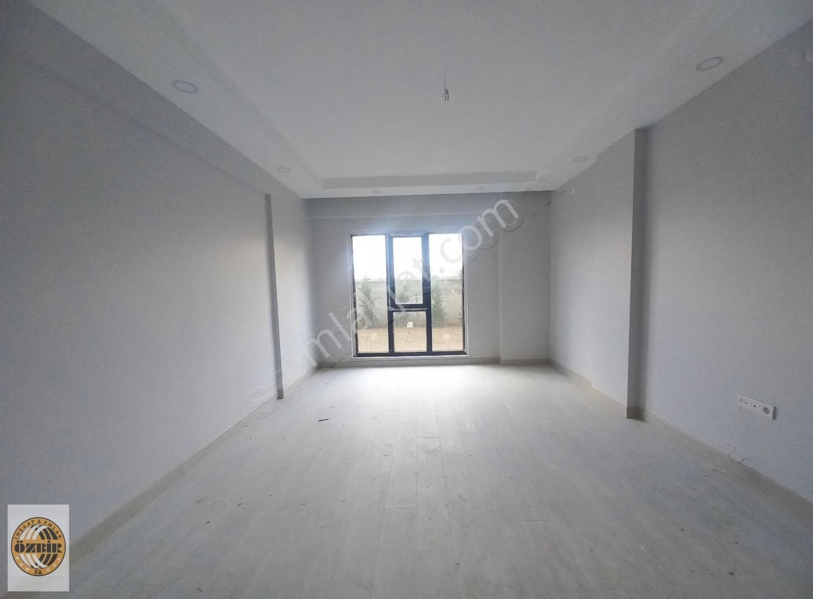 Fa Özbirden Cumhuriyette 7/24güvenlikli Katmülkiyetli Lüx 2+1