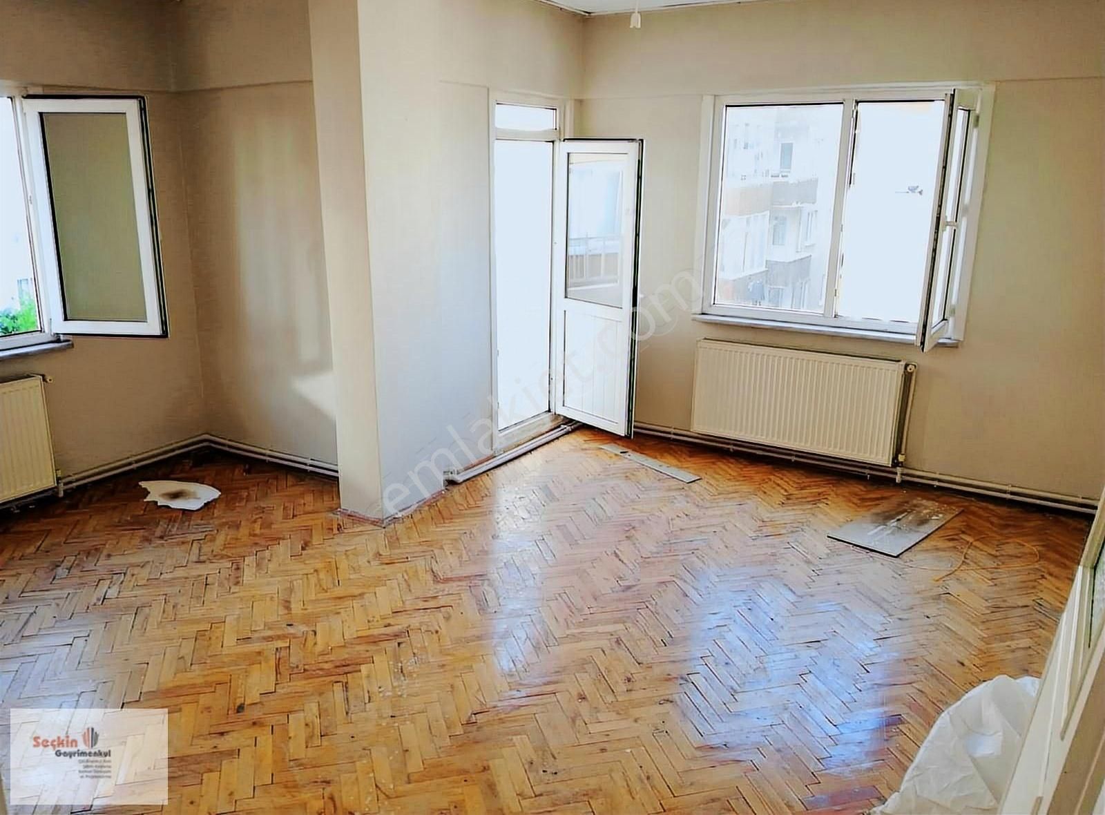 Maltepe Zümrütevlerde Yatırımlık Site İçerisinde 47m2 Arsa Paylı