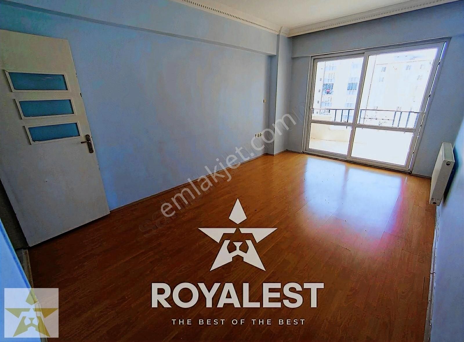 Royalest'ten Karataş'ta Tramvay Yakını Site İçi 3+1
