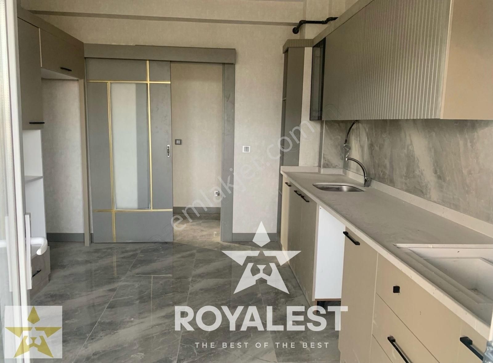Royalest'ten Göktürk'te Göbek Daire