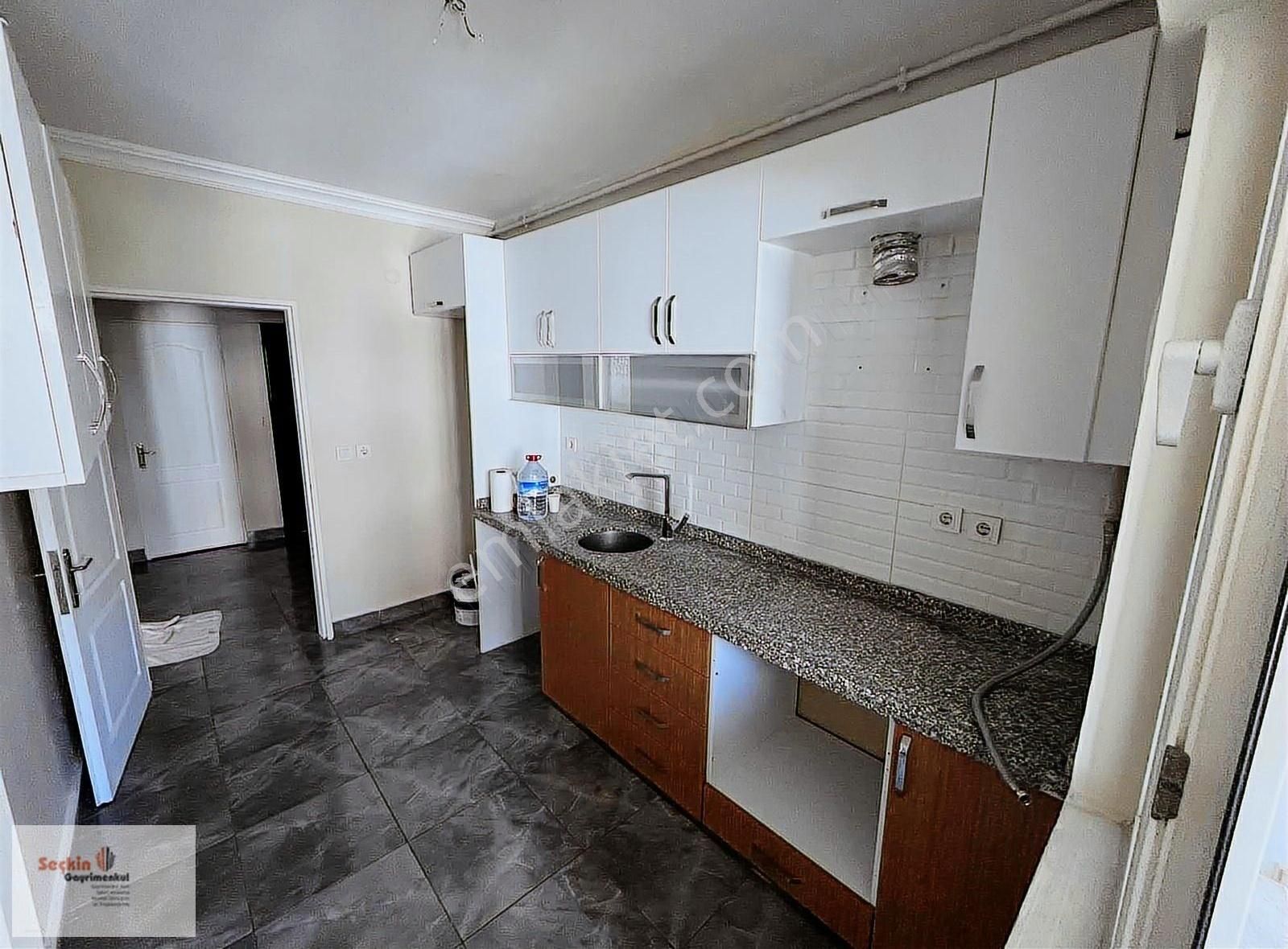 Maltepe Zümrütevlerde 135 M2 3+1 Güvenlikli Site İçerisinde