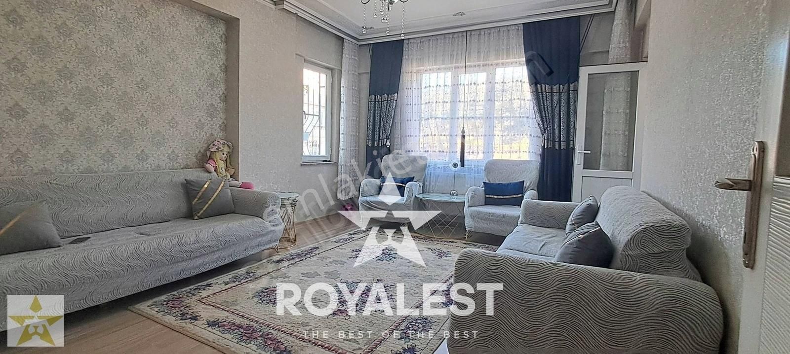 Royalest'ten Dekore Edilmiş Ara Kat Fırsat Daire