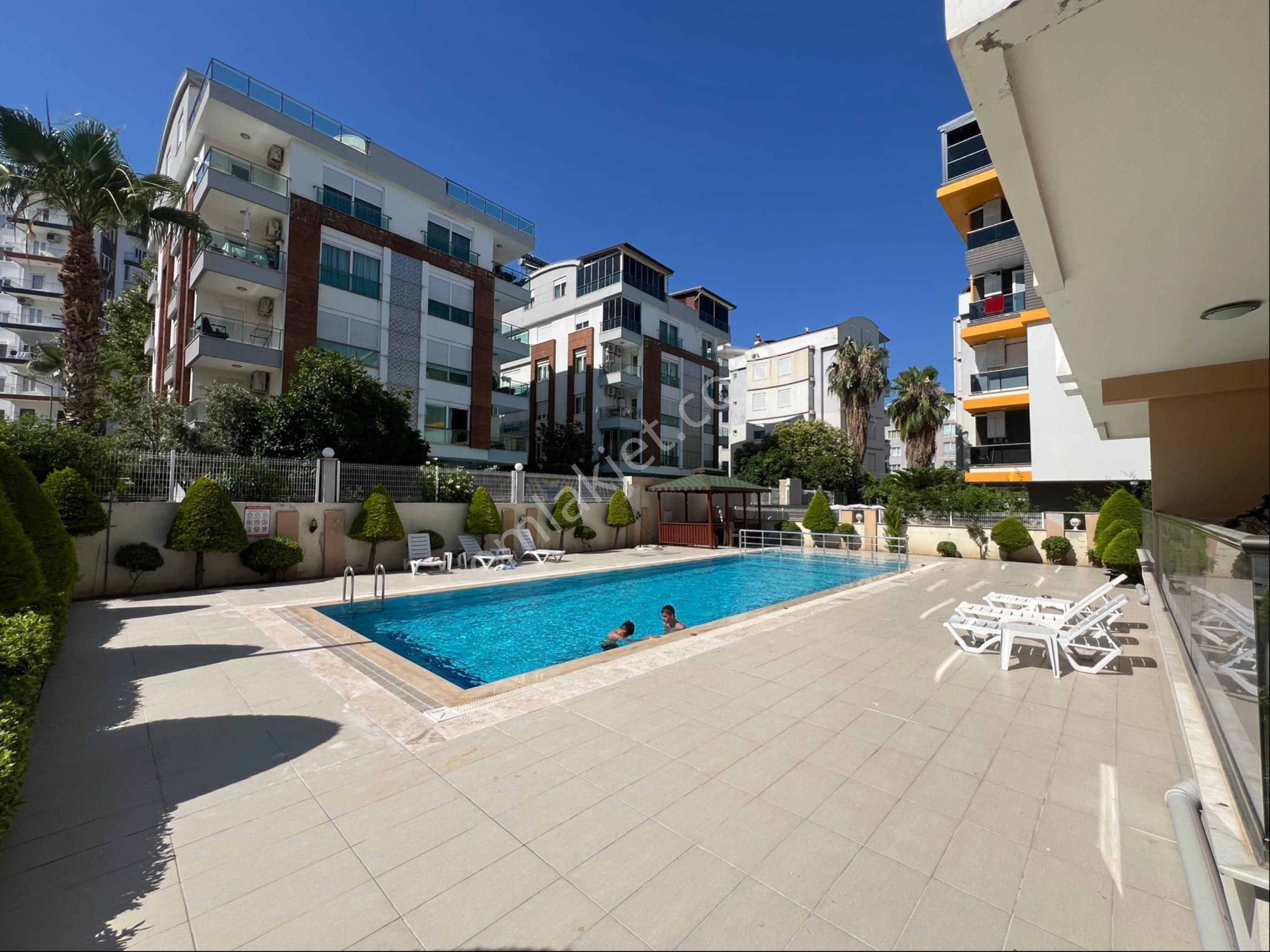 Antalya Konyaaltı 170m2 2 Banyo Teras 4+1 Boş Kiralık Daire - Görsel 4