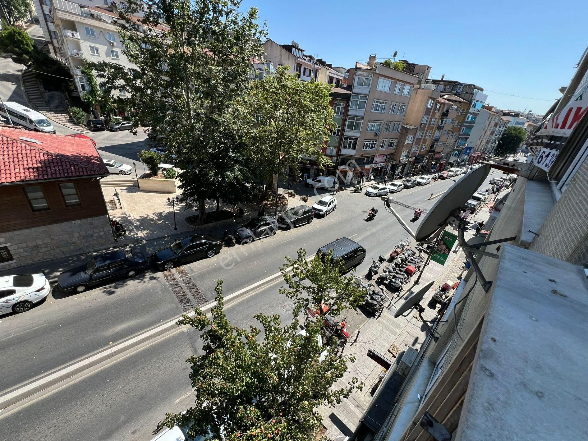 Aktaş'tan Selmanipak Caddesi Üzerinde,2+1,80m2,masrafsız Arakat