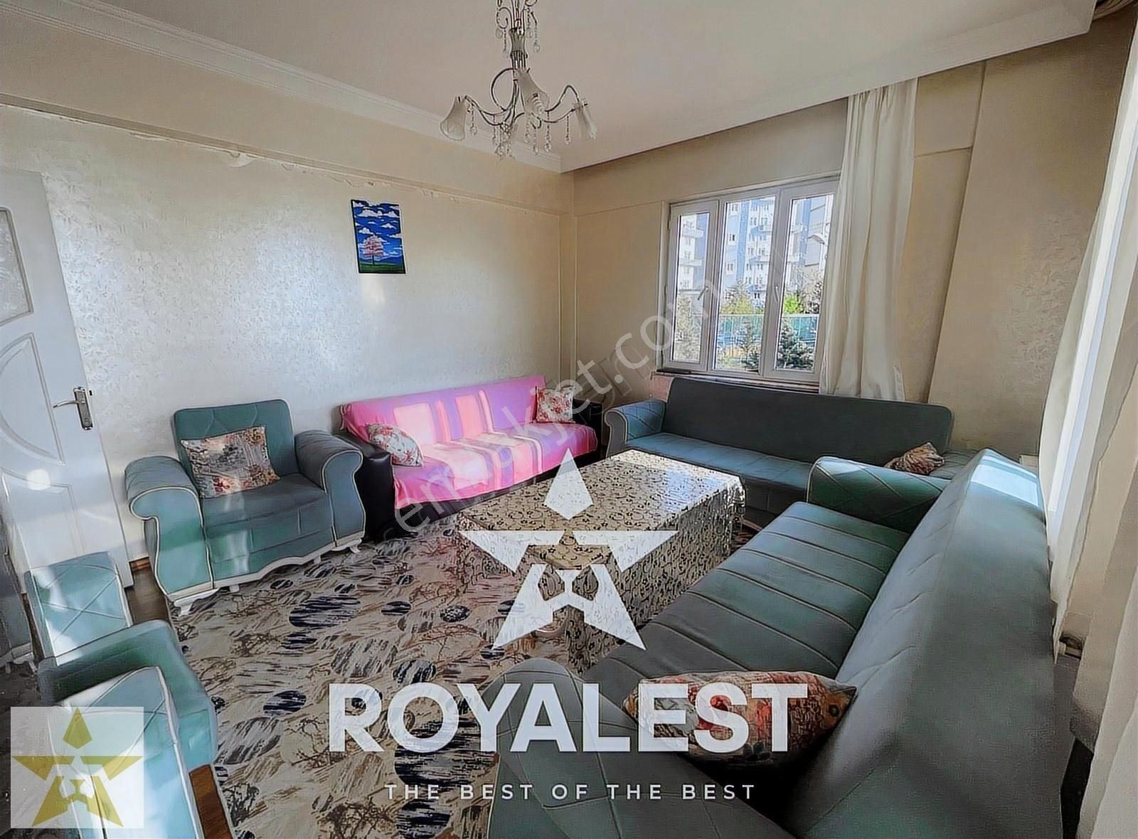 Royalest'ten Hasarsız İskanlı Düzlük Konumda Park Yamacında 2+1