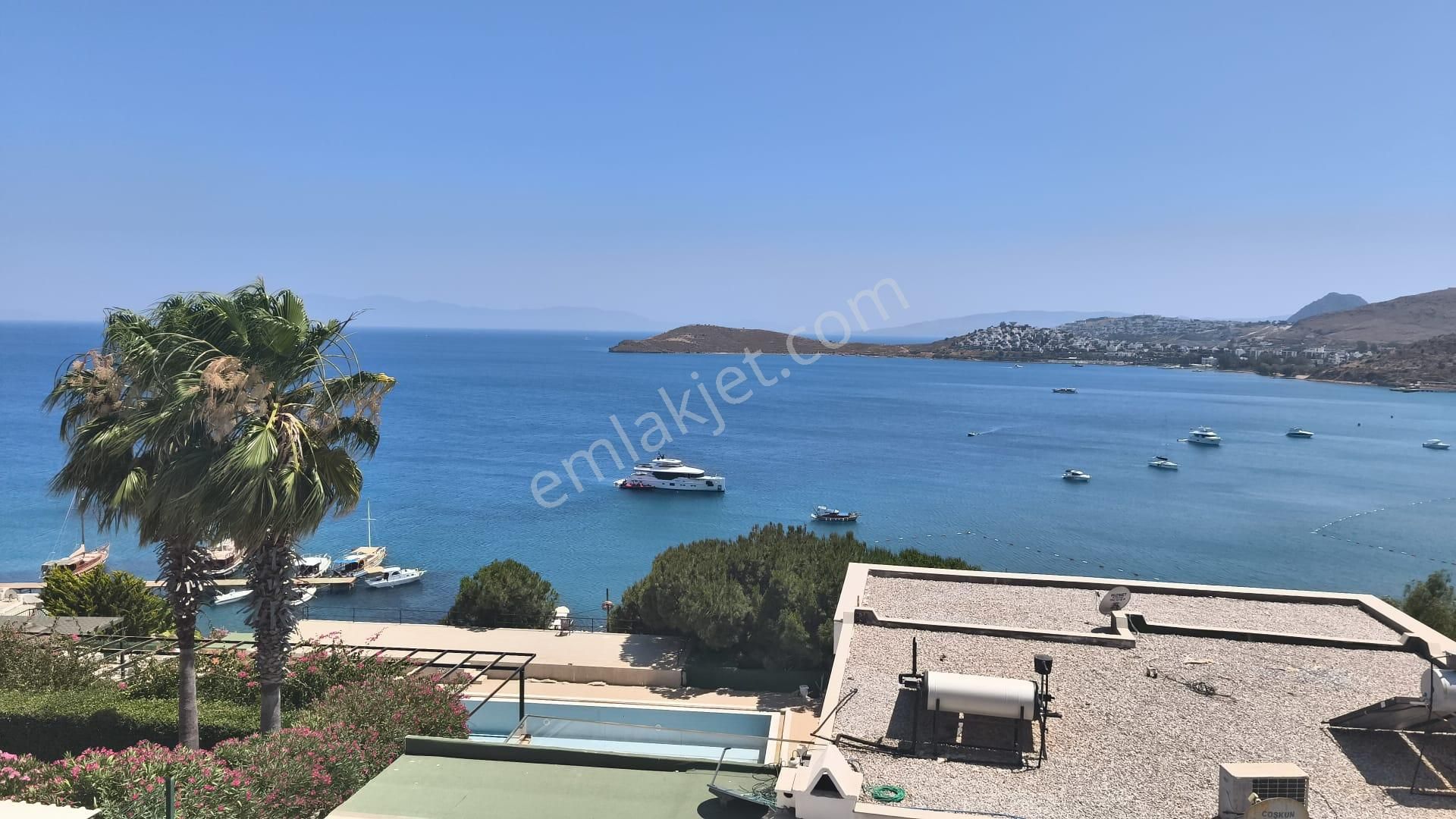 Yahşi Mahallesinde Denize Sıfır 2+1 Kiralık Villa