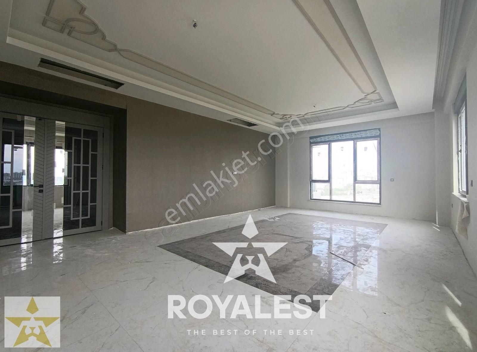 Royalest'ten Modern Mimariyle Taçlanmış 4,5+1 Üst Düzey Konfor