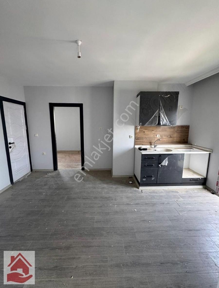 Çarkıparede **1+1 Geniş Oturmlu*** Kiralık Daire