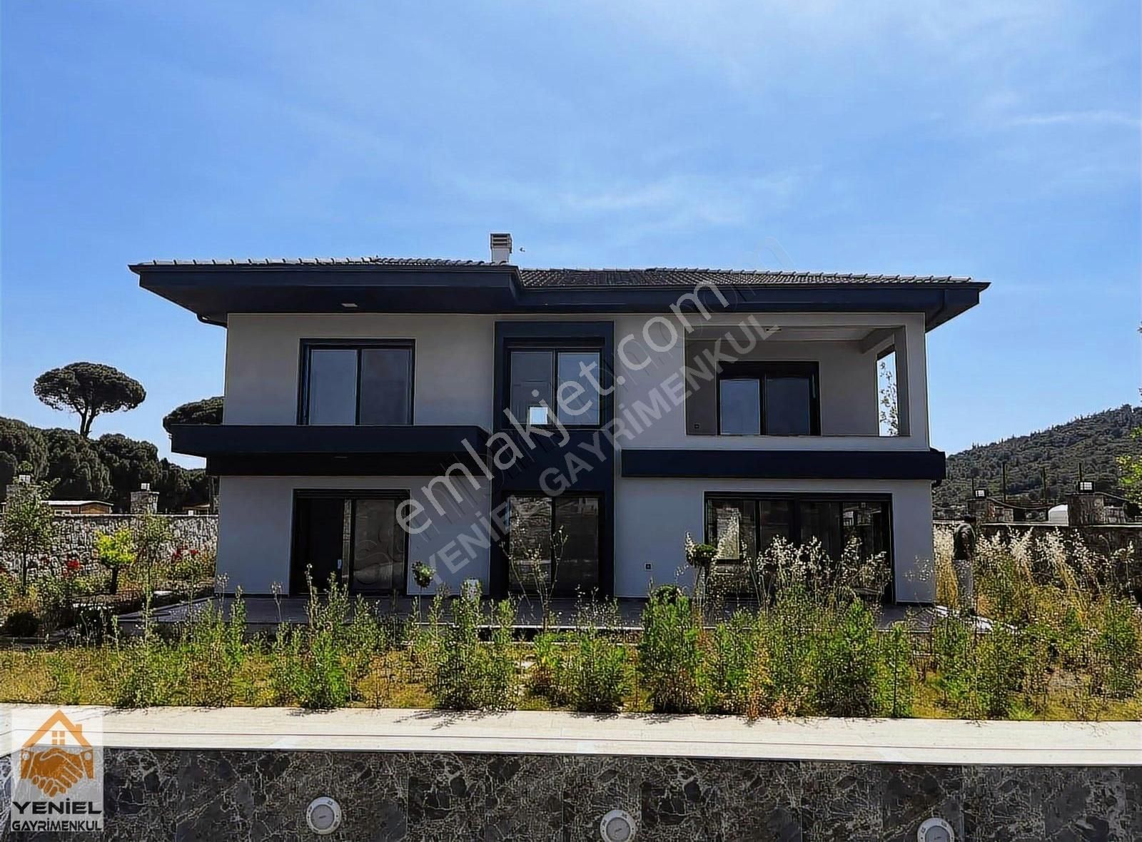 Yeniel Gayrimenkul Menderes Küner Mah 350 M2 Satılık Villa