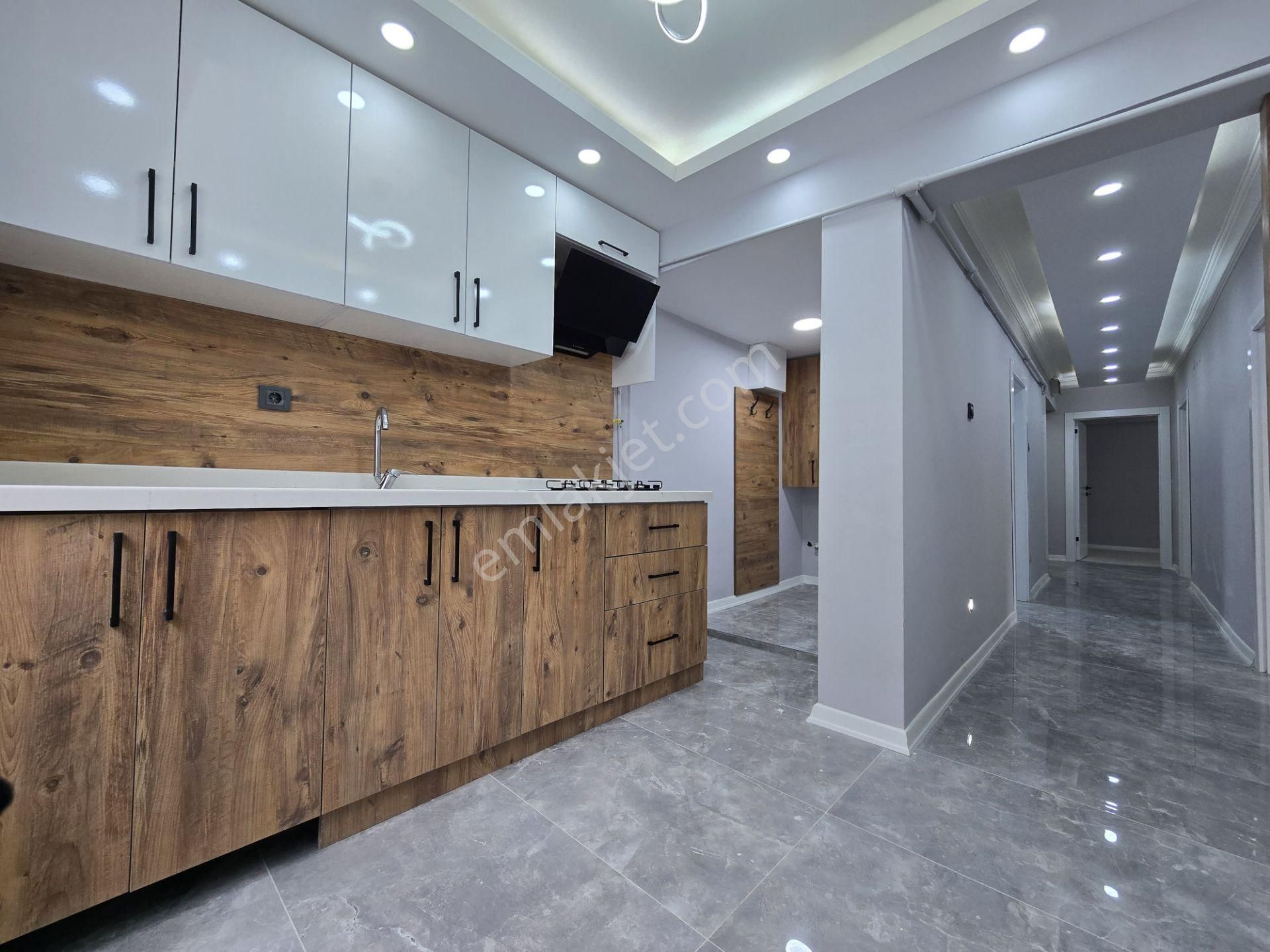 30 Ağustos Mah Satılık 2+1 Lüks Yapılı Masrafsız Daire