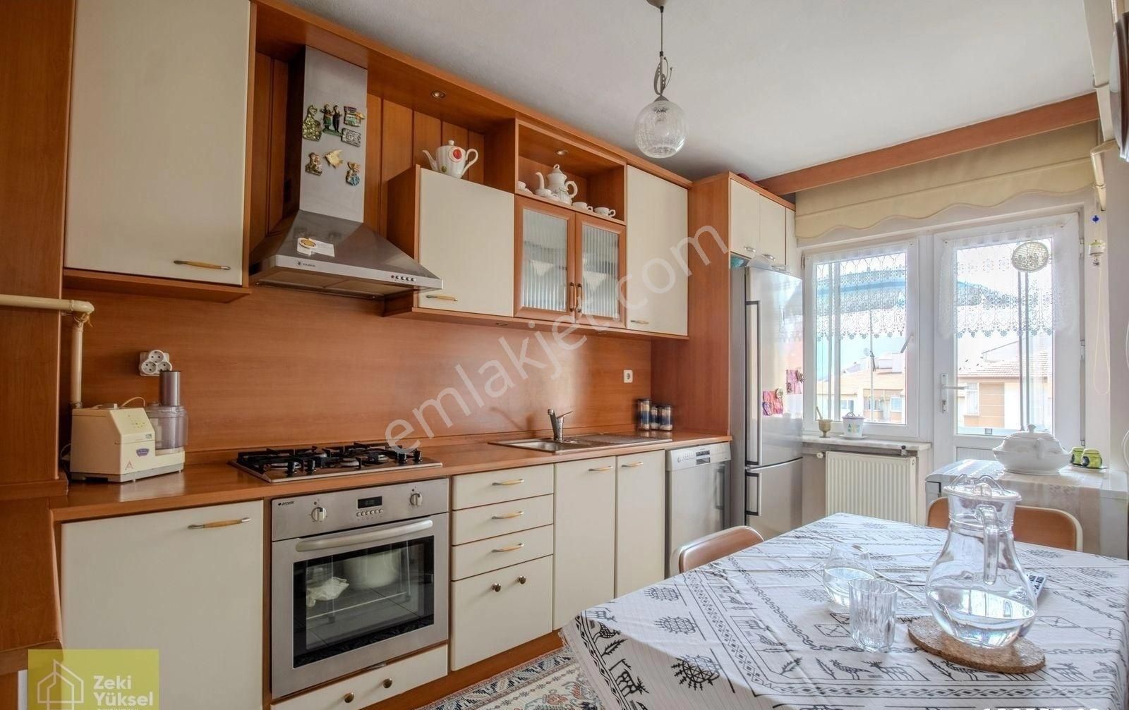 Kılıçarslan Mahallesi Öğretmenler Sit. 3+1 Bakımlı Satılık Daire