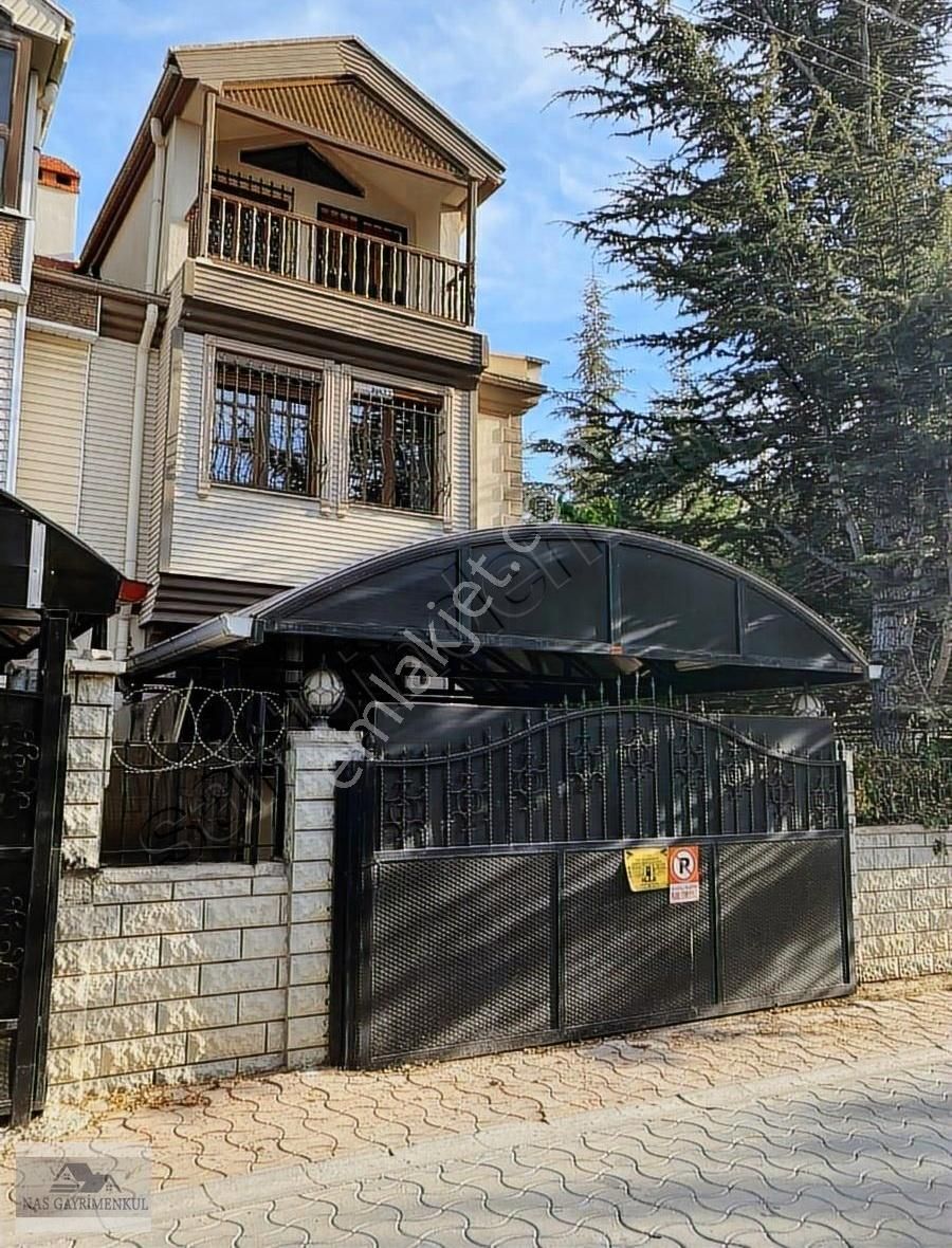 Konya Selçuklu Mimar Sok. Hocacihan Mah.2,5 Katlı Müstakil Villa