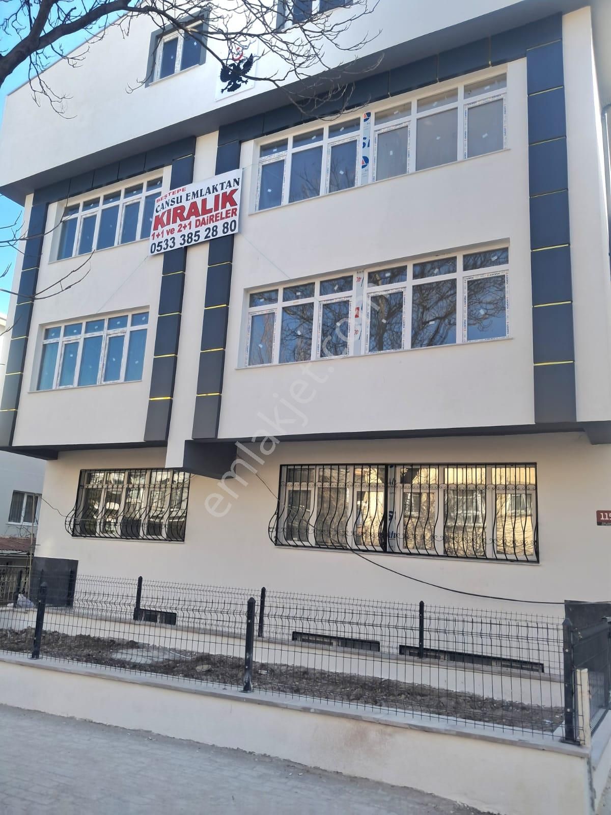 Gazi Mahallesinde Şenol Caddesi Saraya Yakın Yenilenmış Bina Satılık - Görsel 9