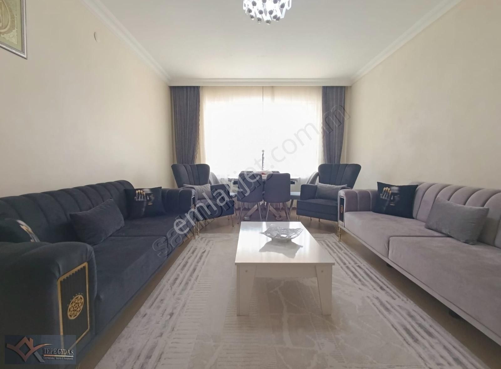 Demirciler Sokakta Kat Konumunda Yüksek Giriş 3+1 Yapılı