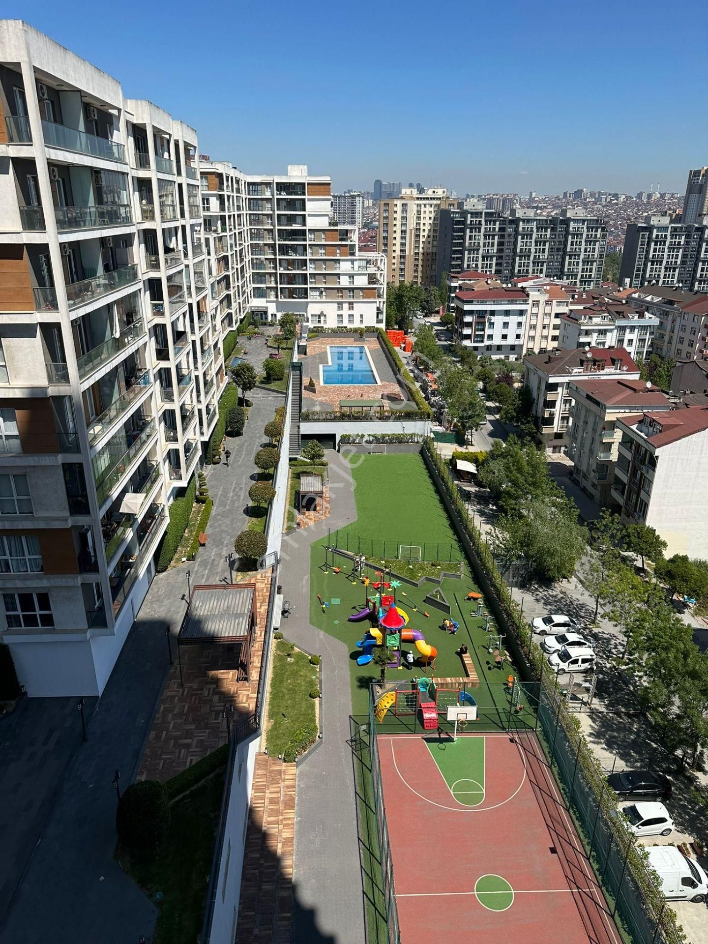 Esenyurt Güzelyurt Mahallesi Gülpark Yaşam Evleri 1+1 Kiralık Daire Site İçerisinde Metrobüse 5 Dk.