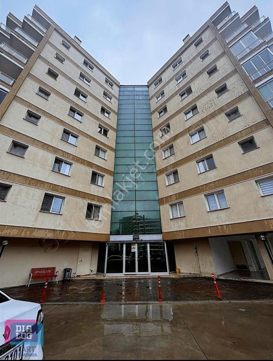 Bayraklı Adliye Yakını 3 Cephe 3+1 Ebeveyn Banyolu Kiralık Daire