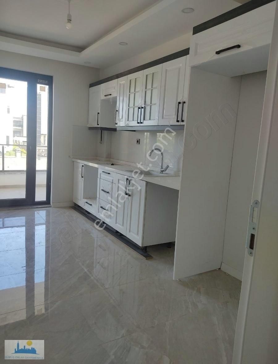Kartepe Kent Meydanına Yakın Satılık 2+1 Site İçi Daire..!