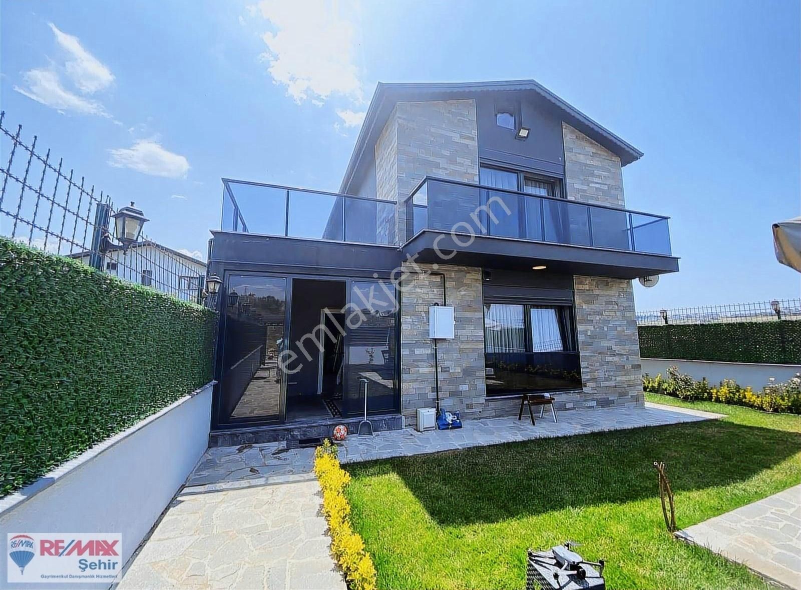 Yalova'nın En Gözde Ve Siteler Bölgesinde Satılık Villa