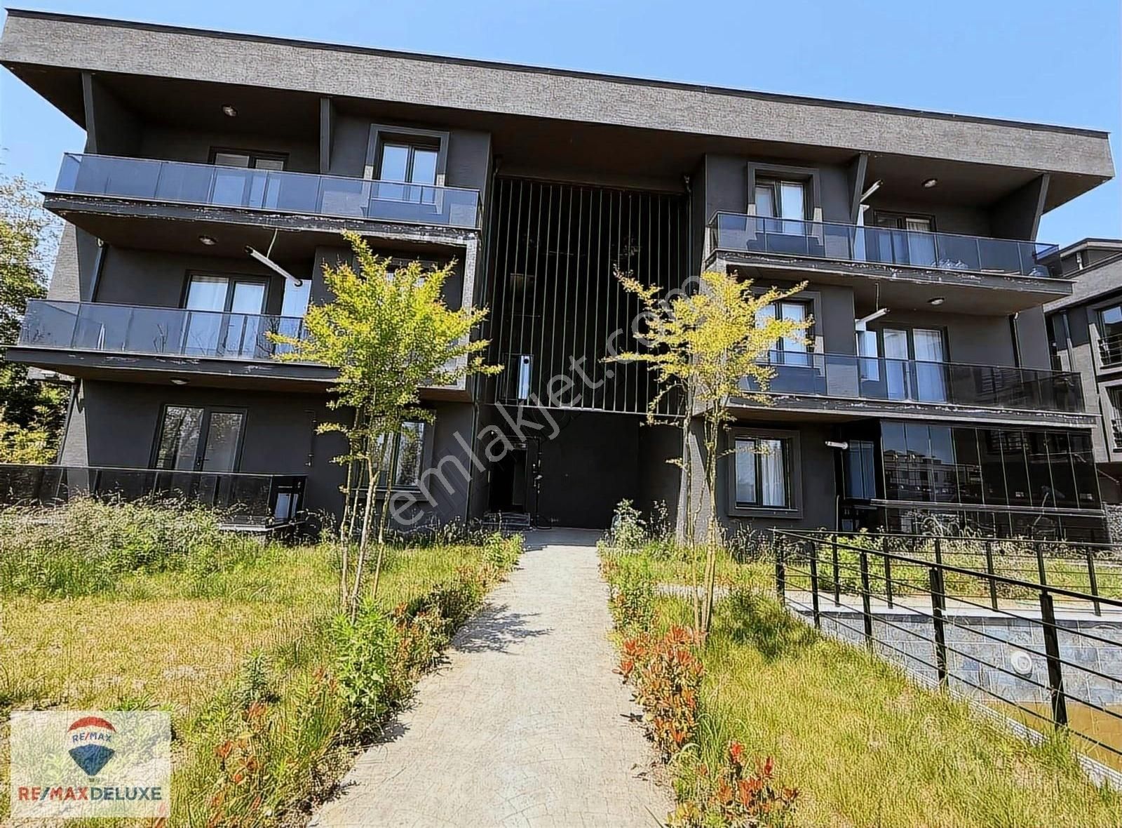 Sakarya/karasu Aziziye Mah 2+1 Havuzlu Lux Döşenmiş Sıfır Daire