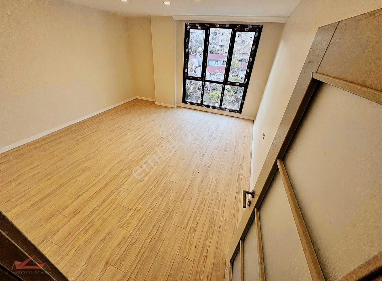 Eyüp Akşemsettin Sıfır Lüx Site 4.kat Manzaralı 2+1 5.800.000tl